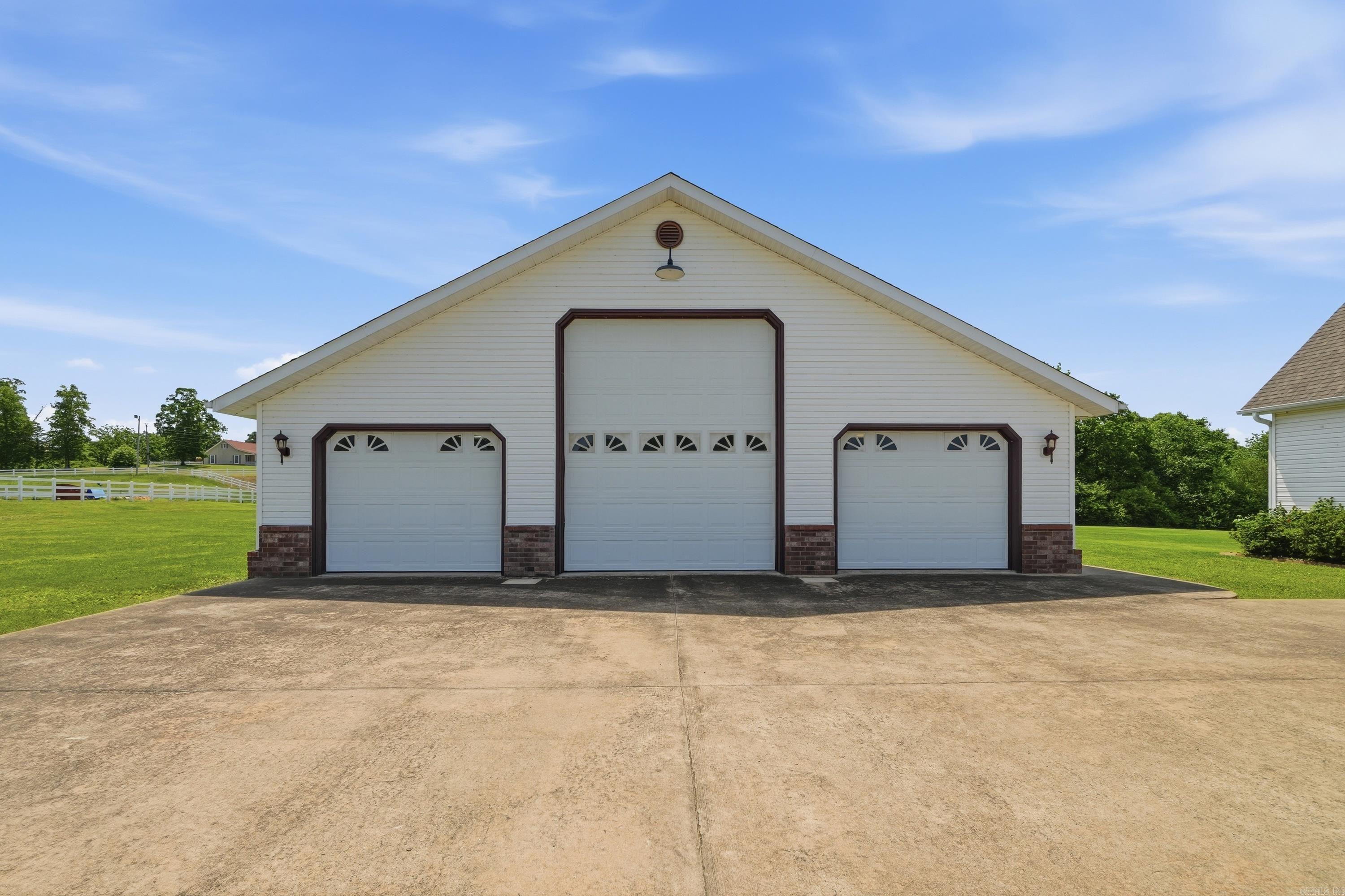 MEADOW BROOK ACRES - Residential