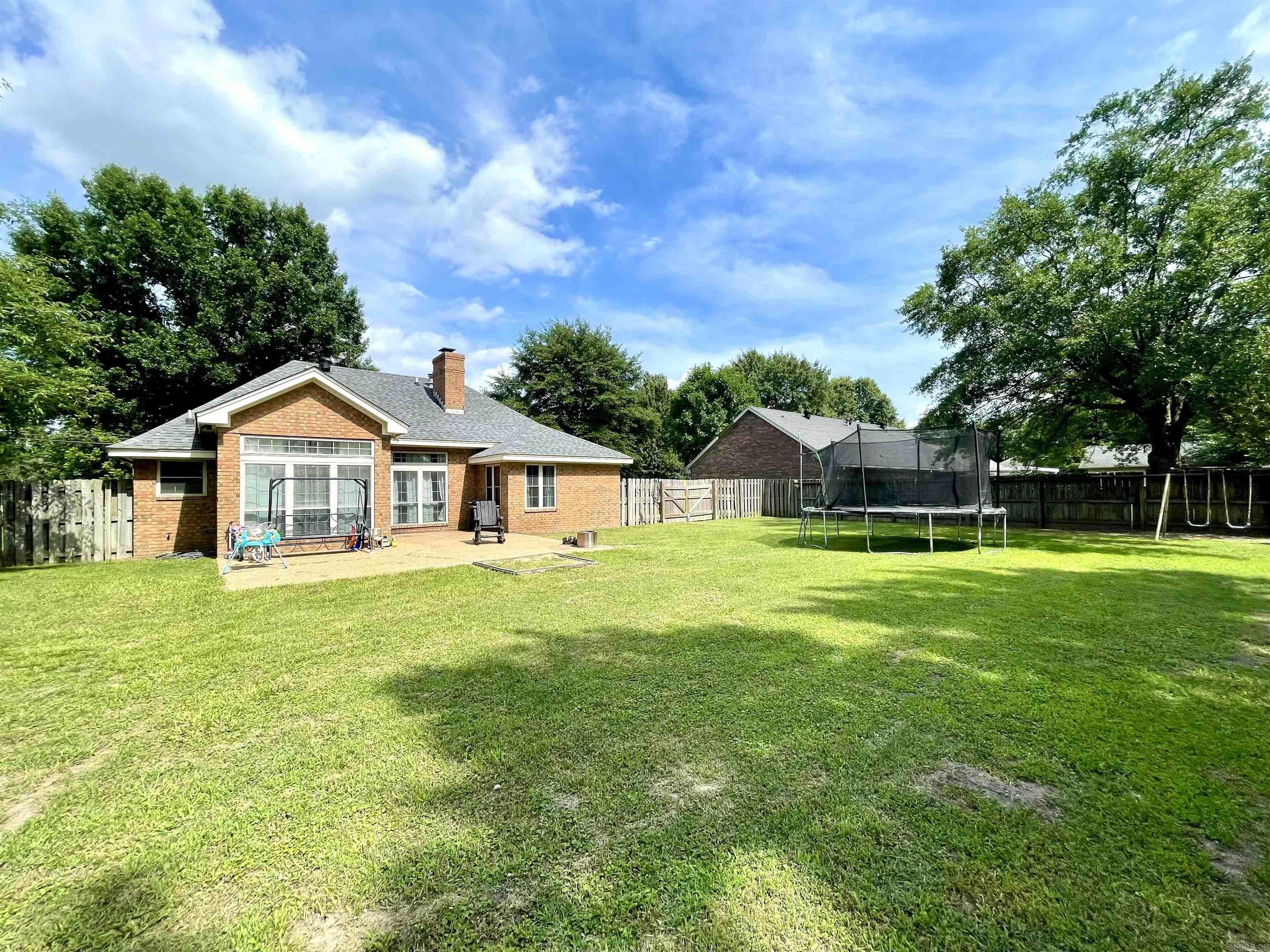 COUNTRY SIDE - Residential