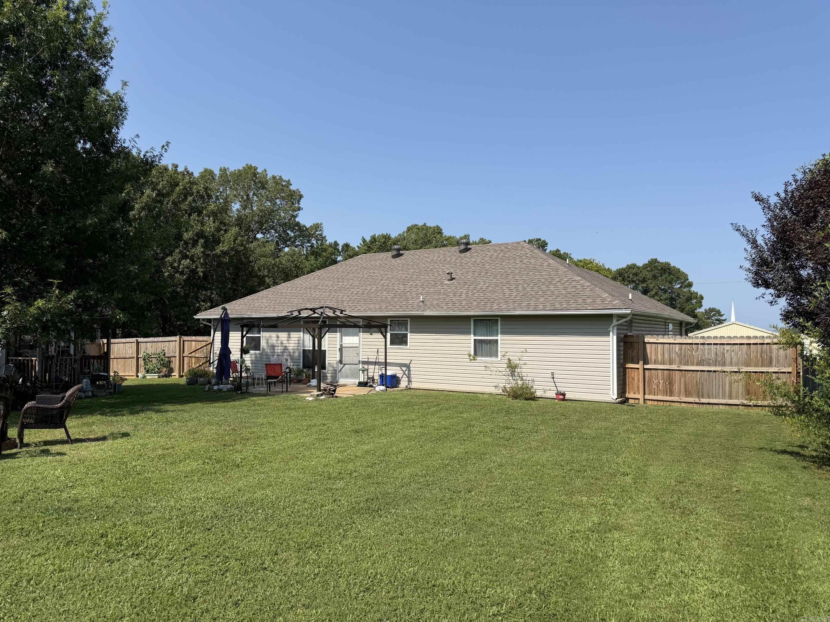 ARROWHEAD VILLAGE - Residential