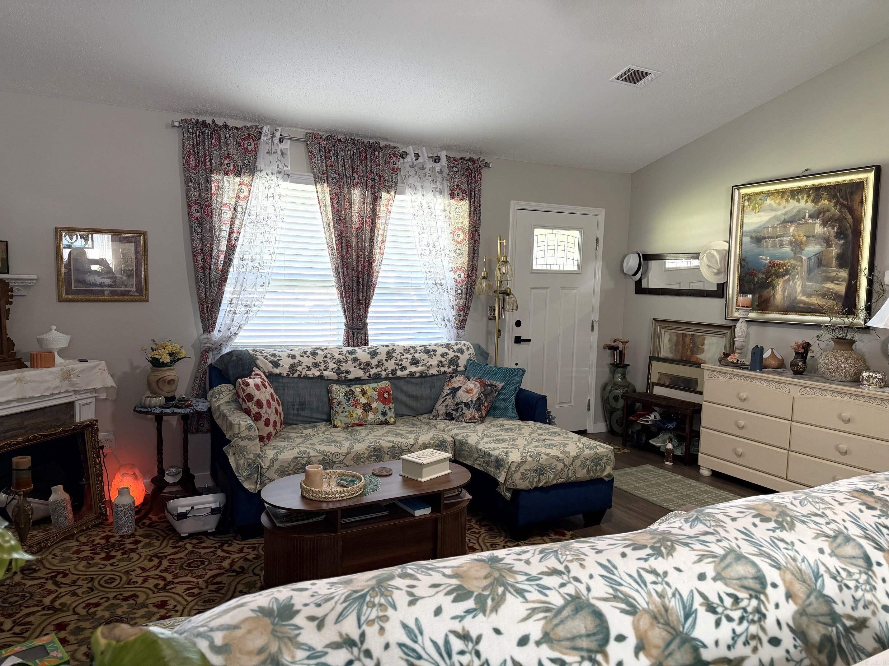 ARROWHEAD VILLAGE - Residential