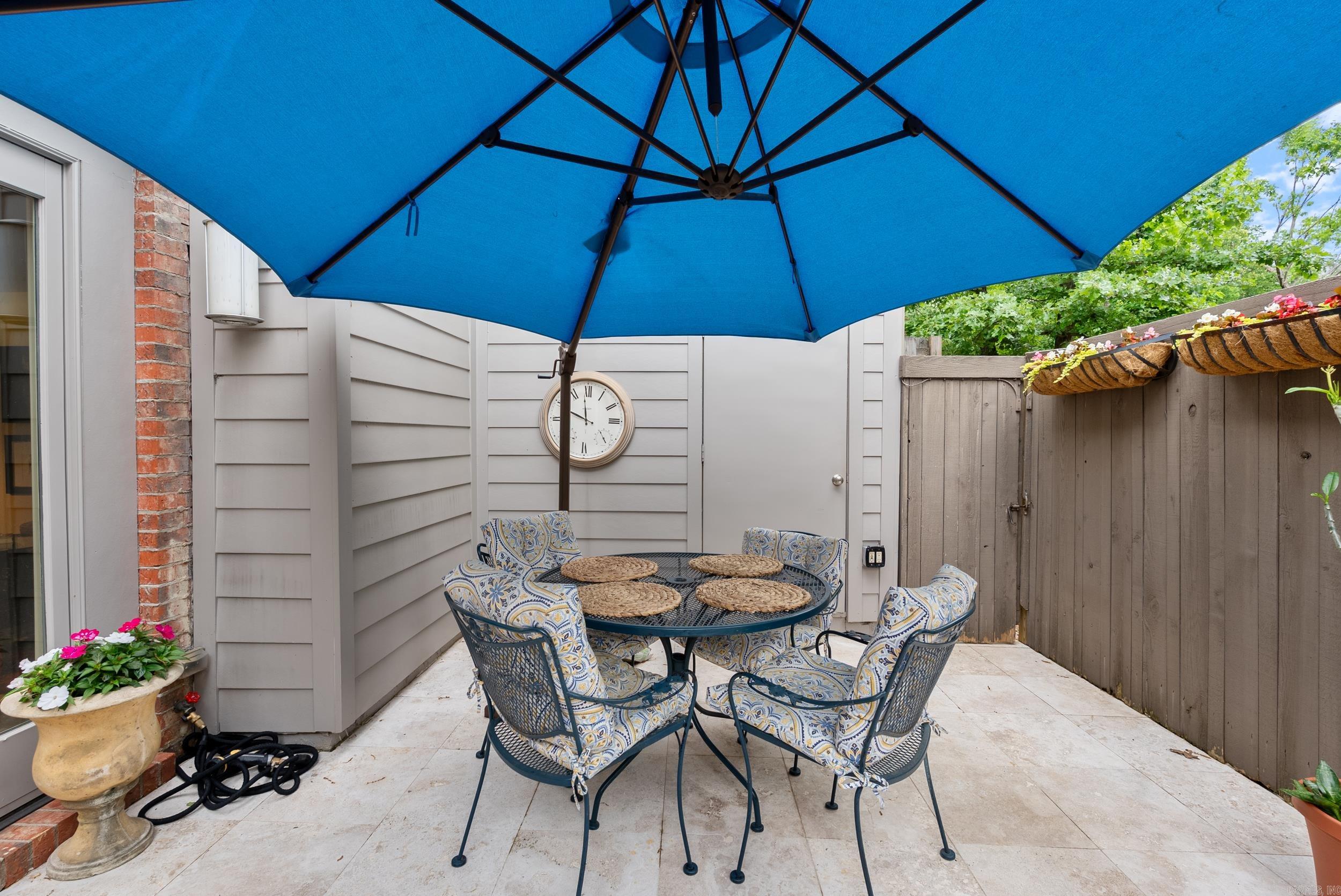 ANDOVER SQUARE - Residential