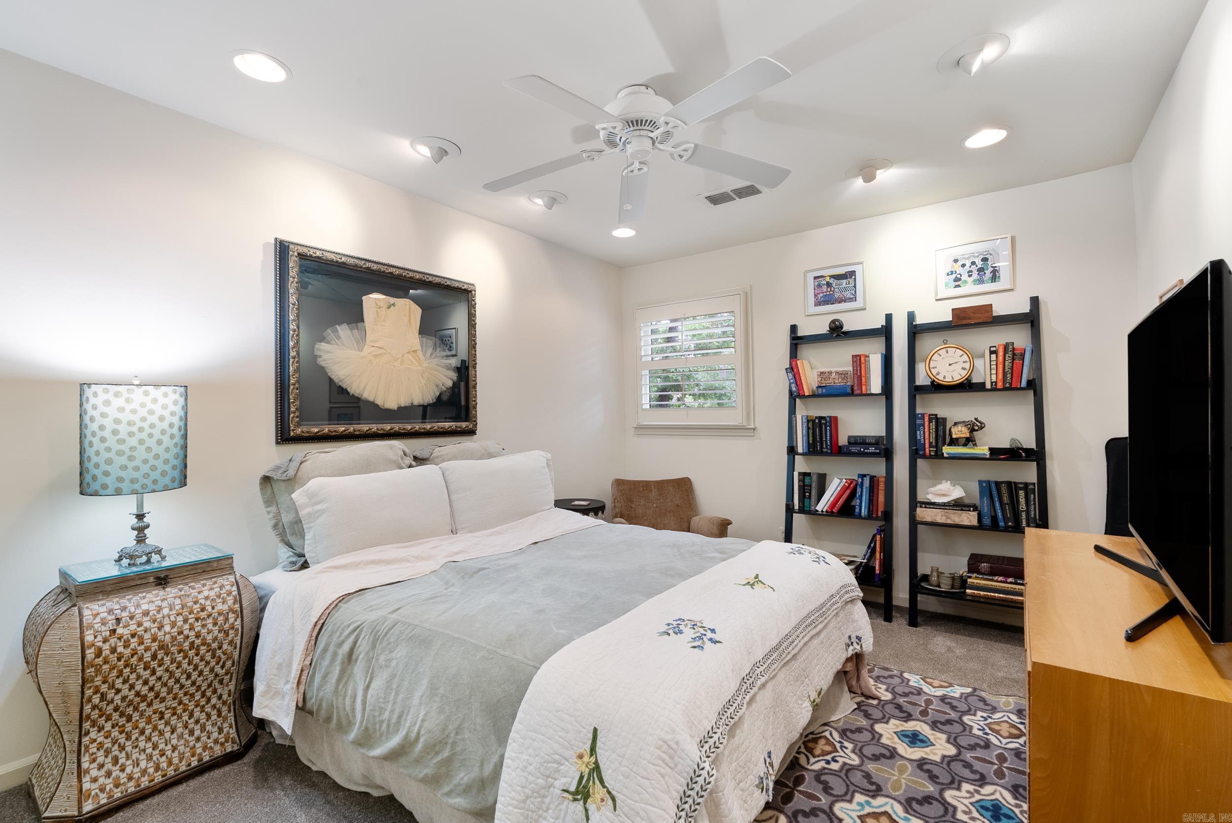 ANDOVER SQUARE - Residential