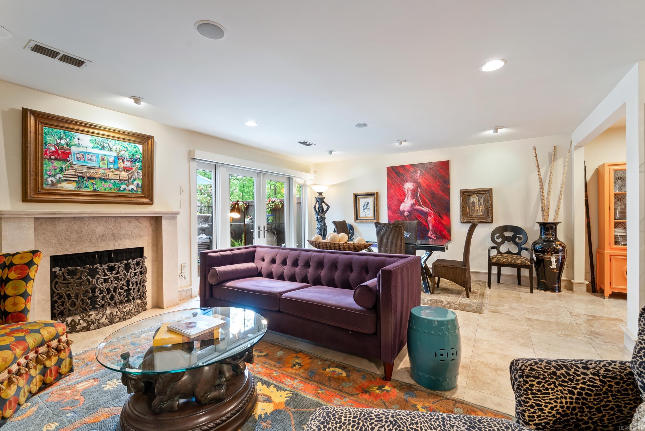 ANDOVER SQUARE - Residential