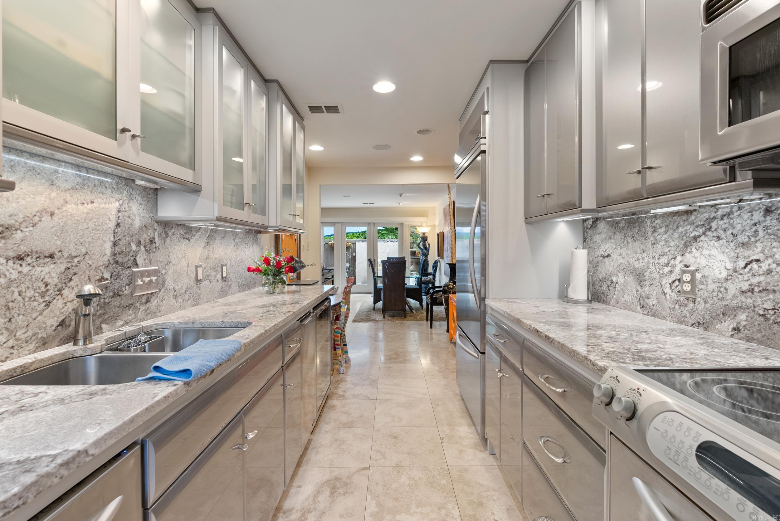 ANDOVER SQUARE - Residential