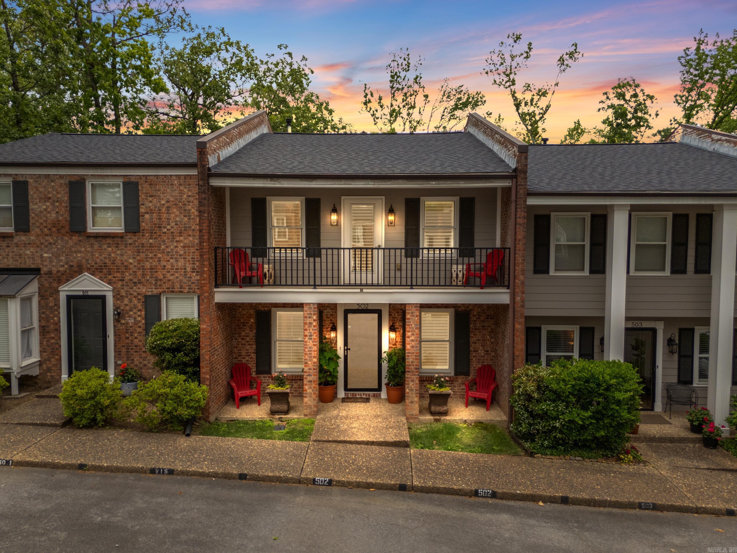 ANDOVER SQUARE - Residential