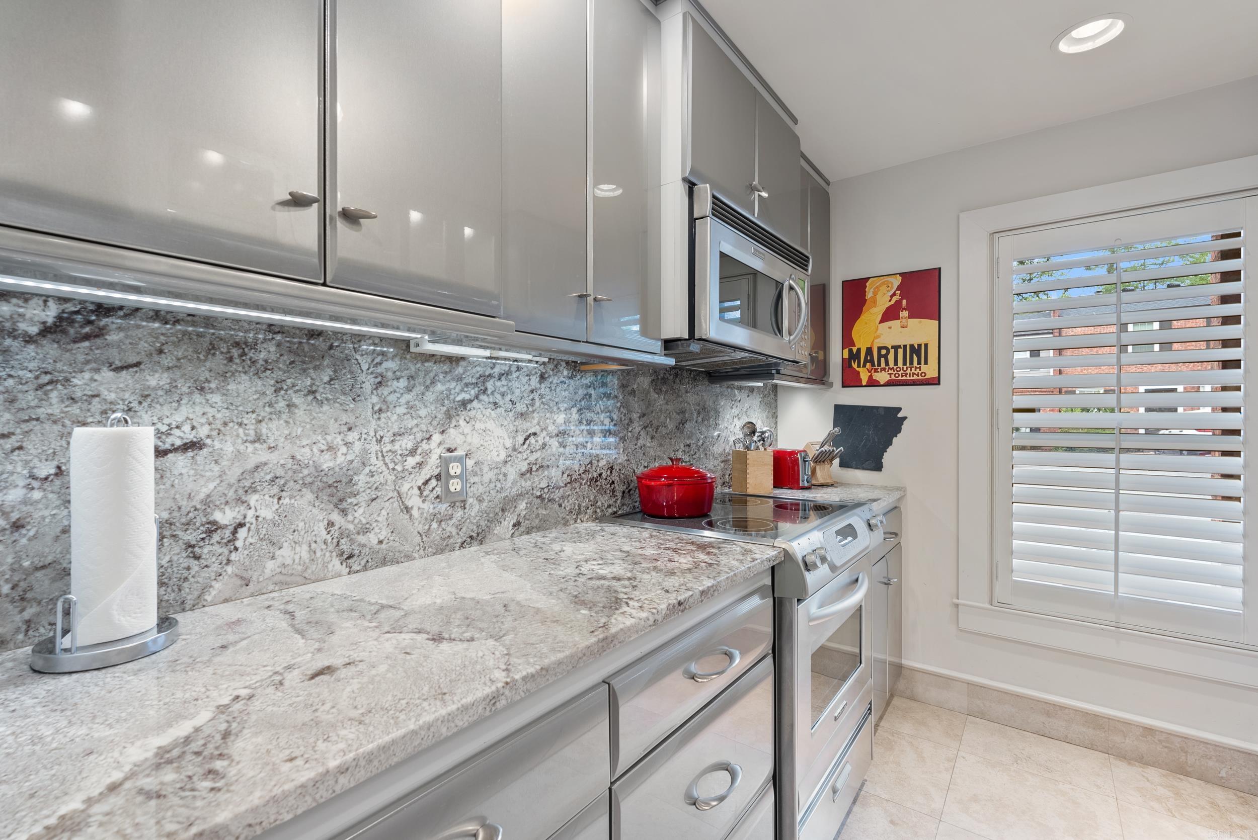 ANDOVER SQUARE - Residential