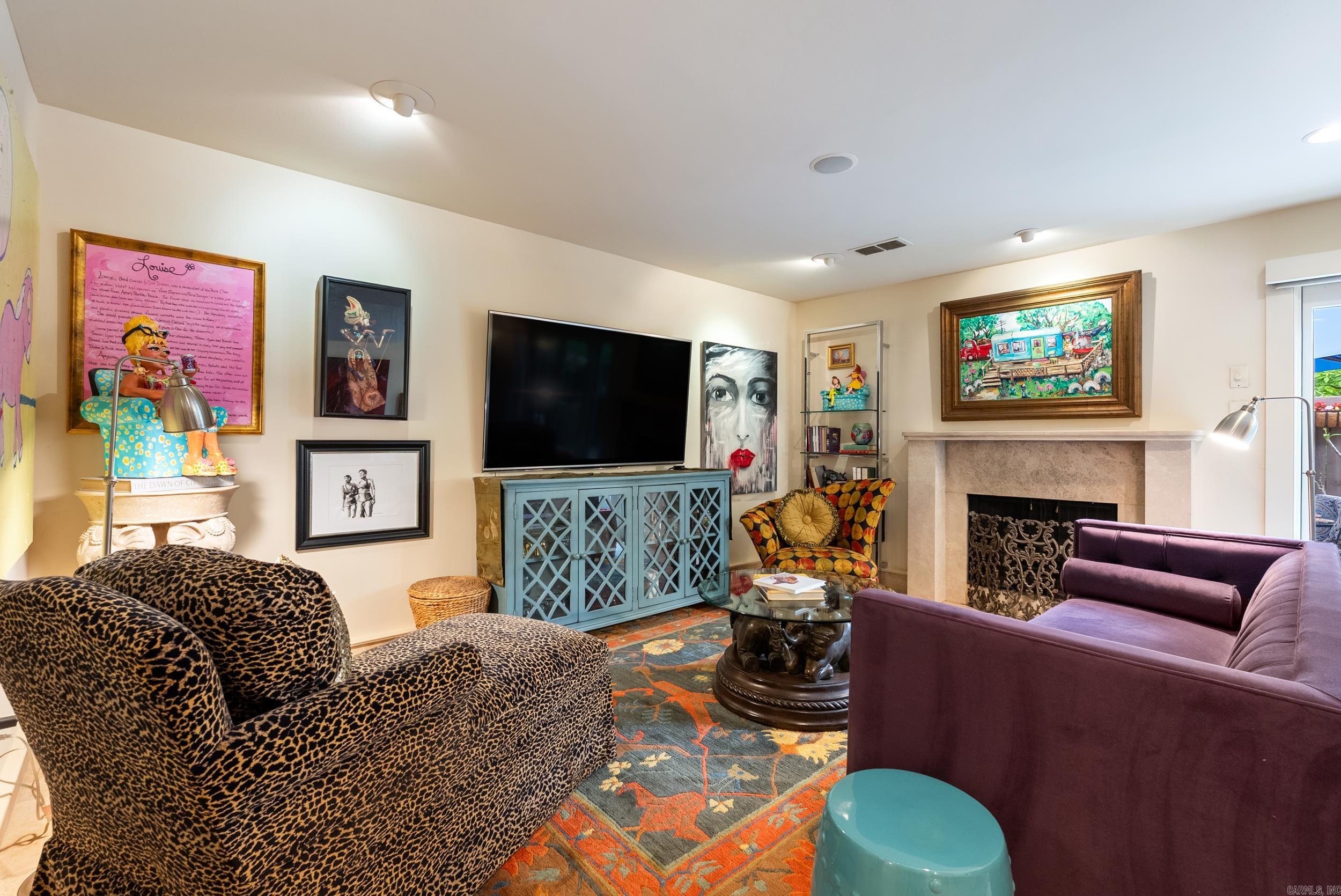 ANDOVER SQUARE - Residential