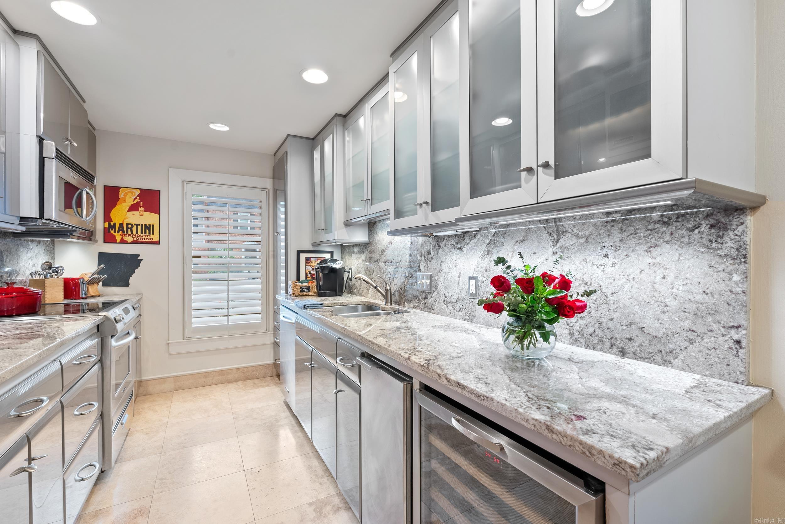 ANDOVER SQUARE - Residential