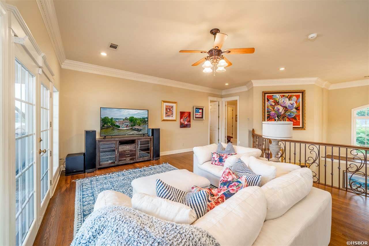 DRIFTWOOD POINT - Residential
