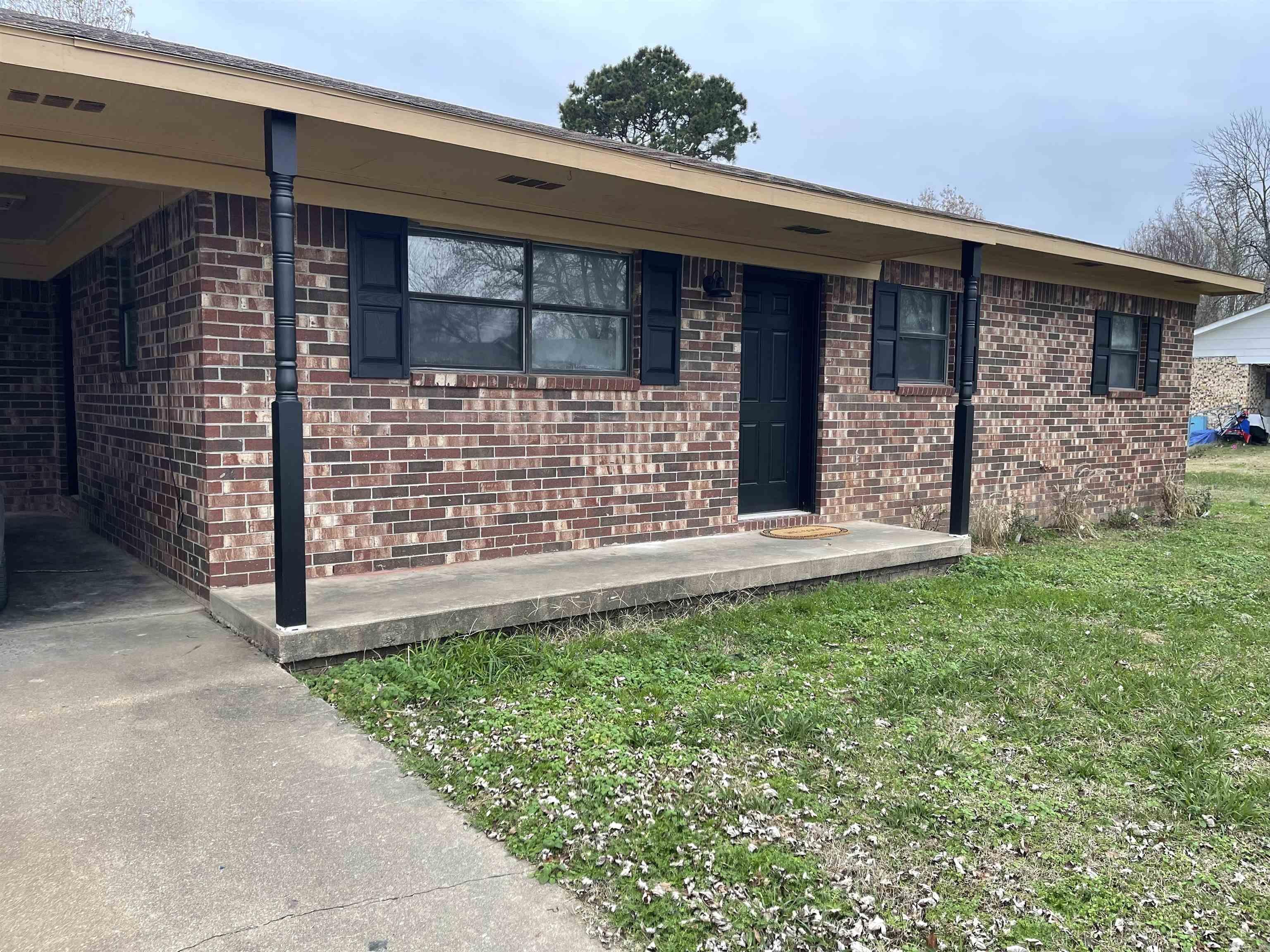 Ozark Living Made Easy! Looking for a move-in-ready home? This beautifully renovated 3-bedroom home offers fresh flooring, upgraded electrical, and a stunning modern kitchen. Perfect for first-time buyers or anyone ready to settle in with ease.