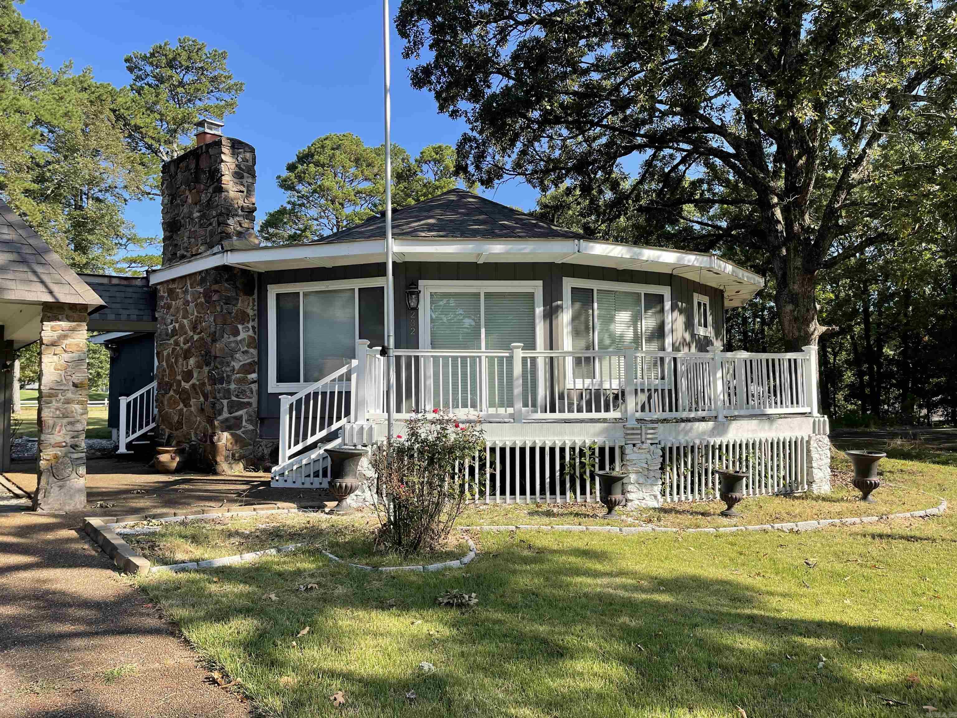 INDIAN HILLS - Residential