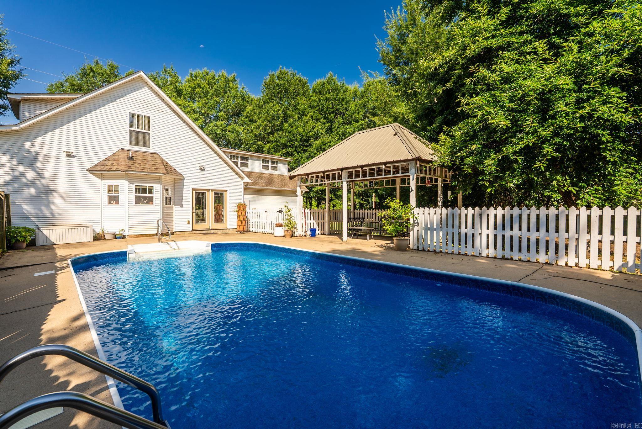 WADE'S - Residential