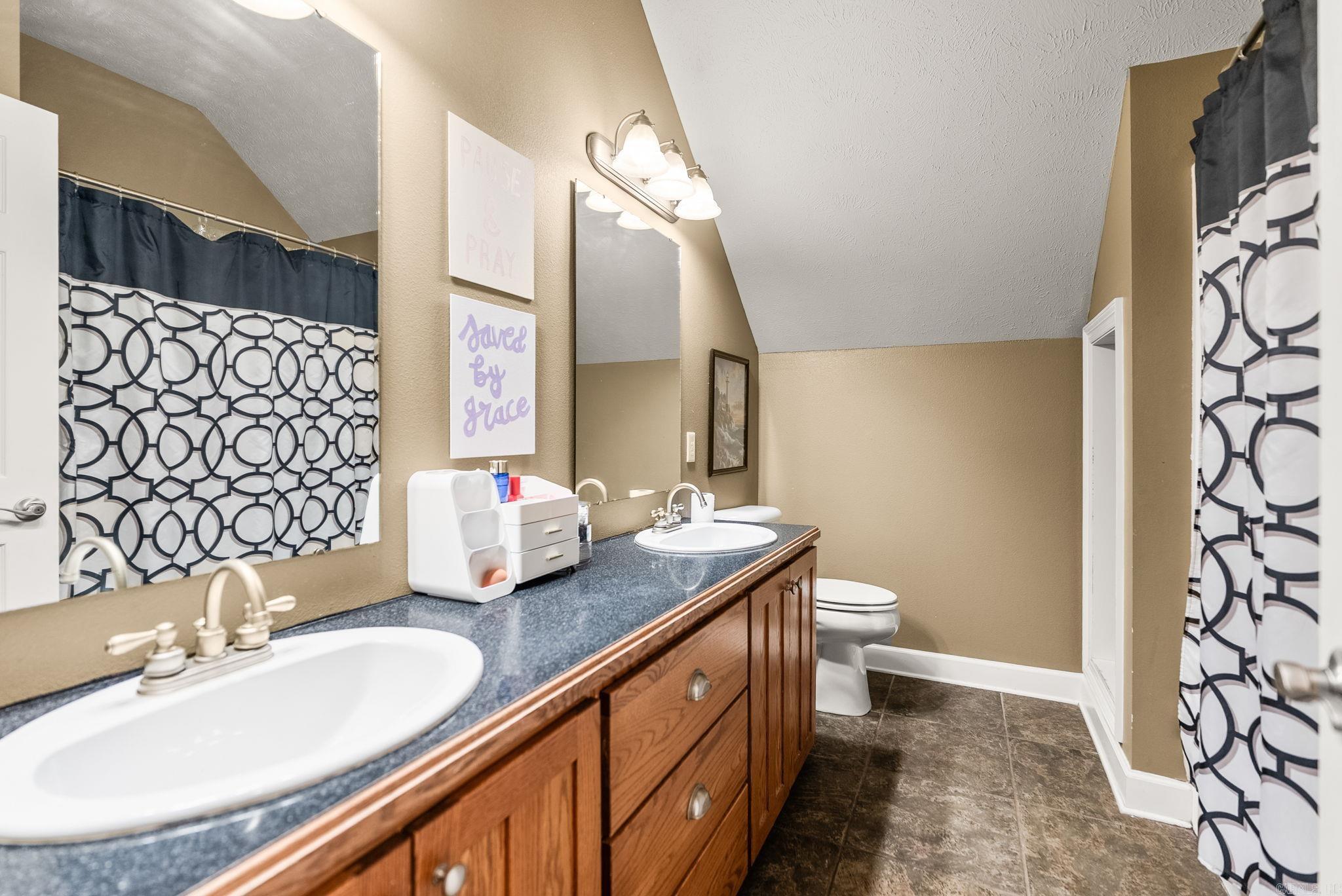 WADE'S - Residential