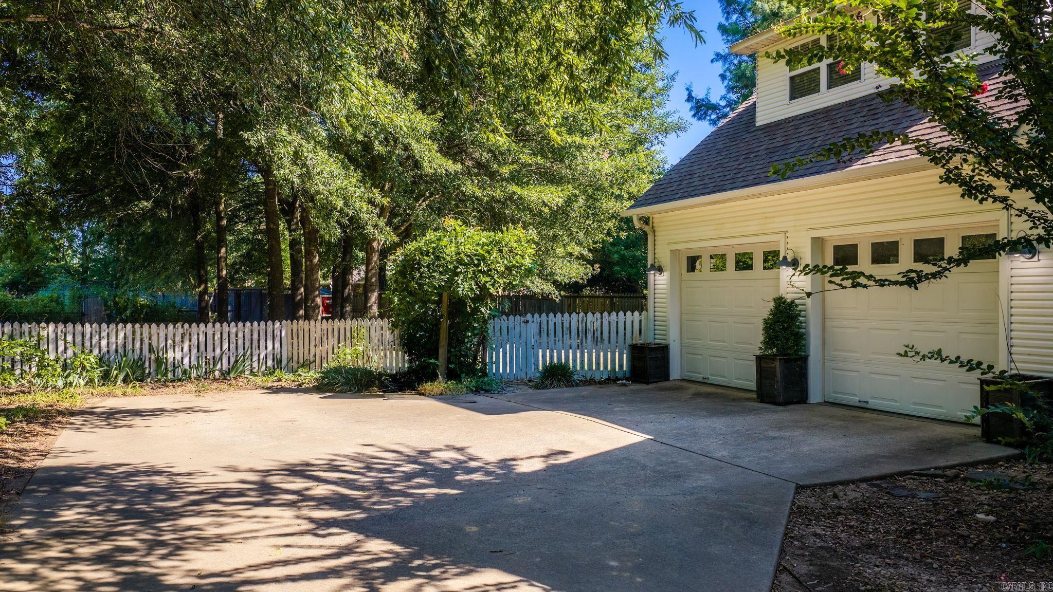 WADE'S - Residential