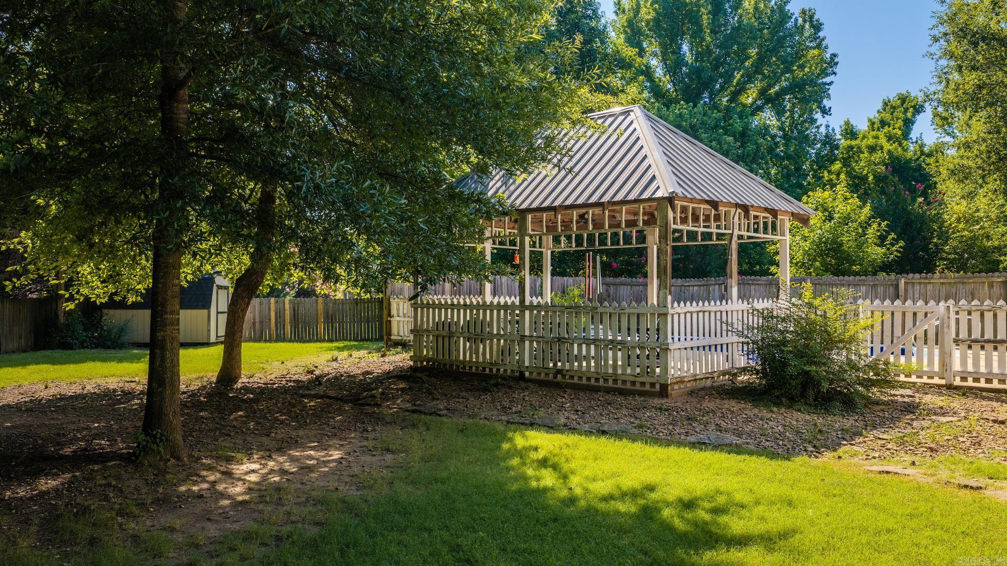 WADE'S - Residential