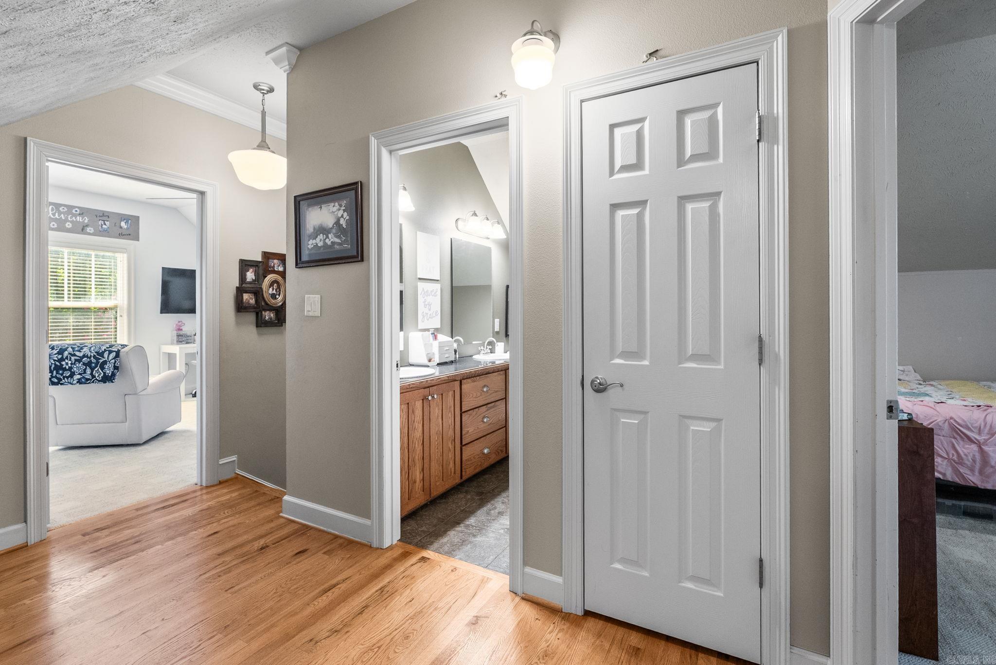WADE'S - Residential