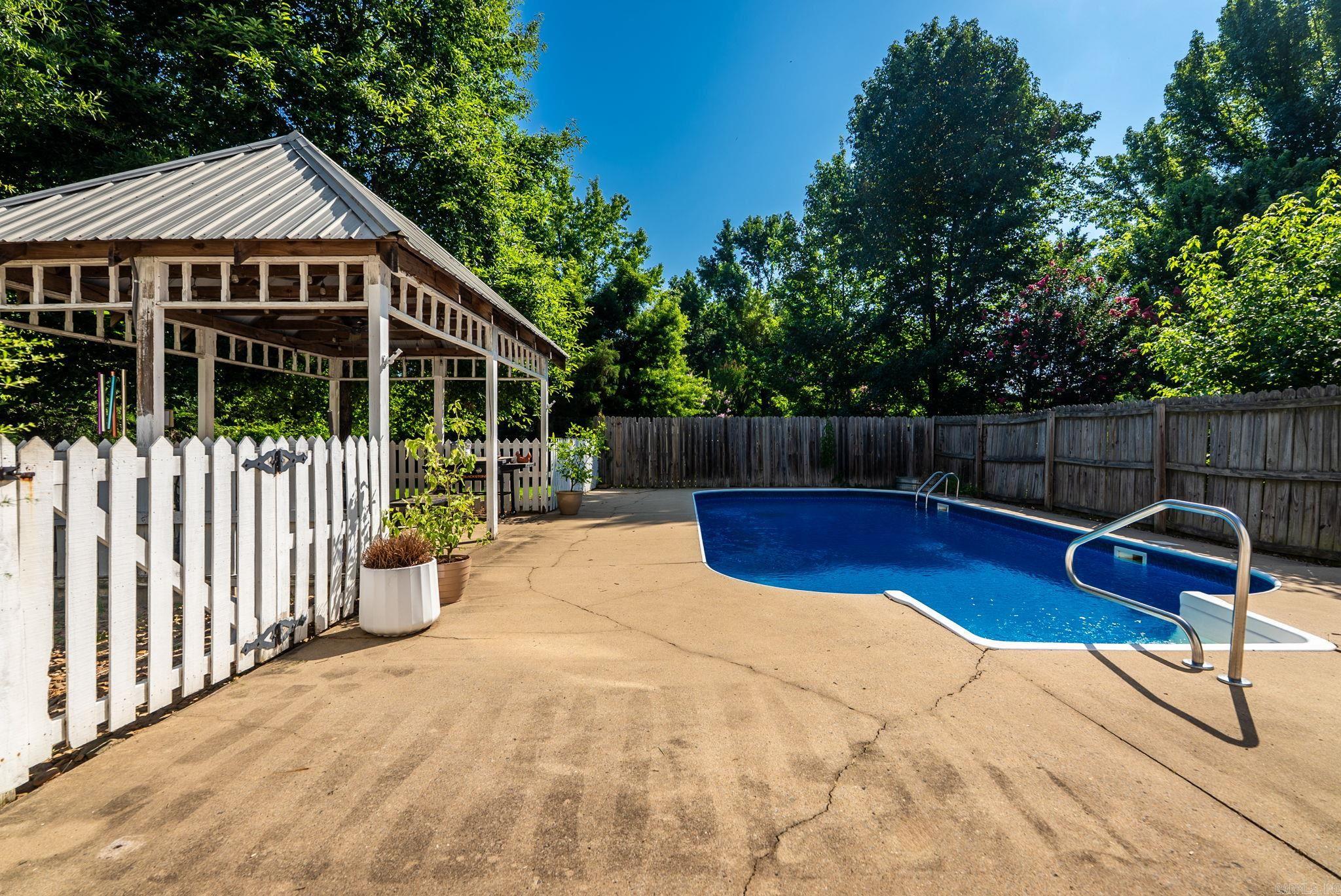 WADE'S - Residential