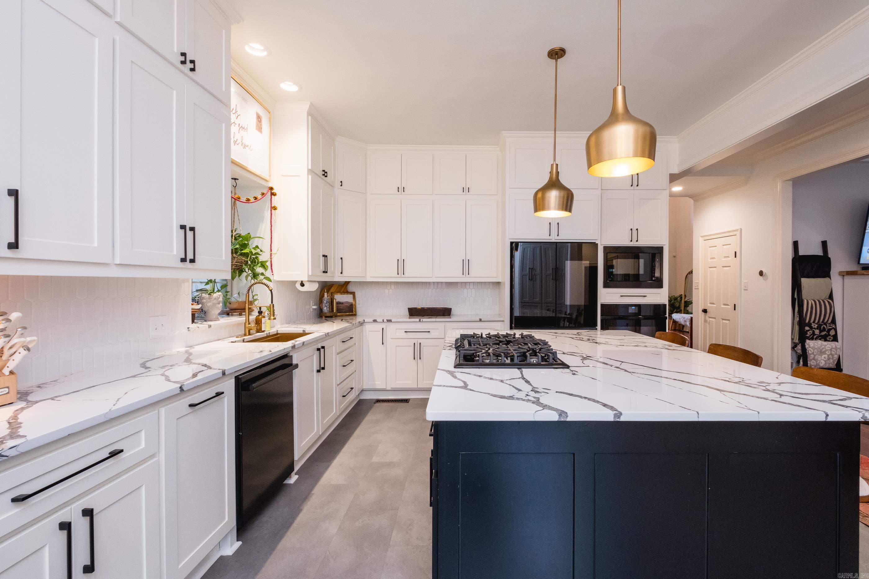 CHENAL VALLEY AVIGNON COURT - Residential