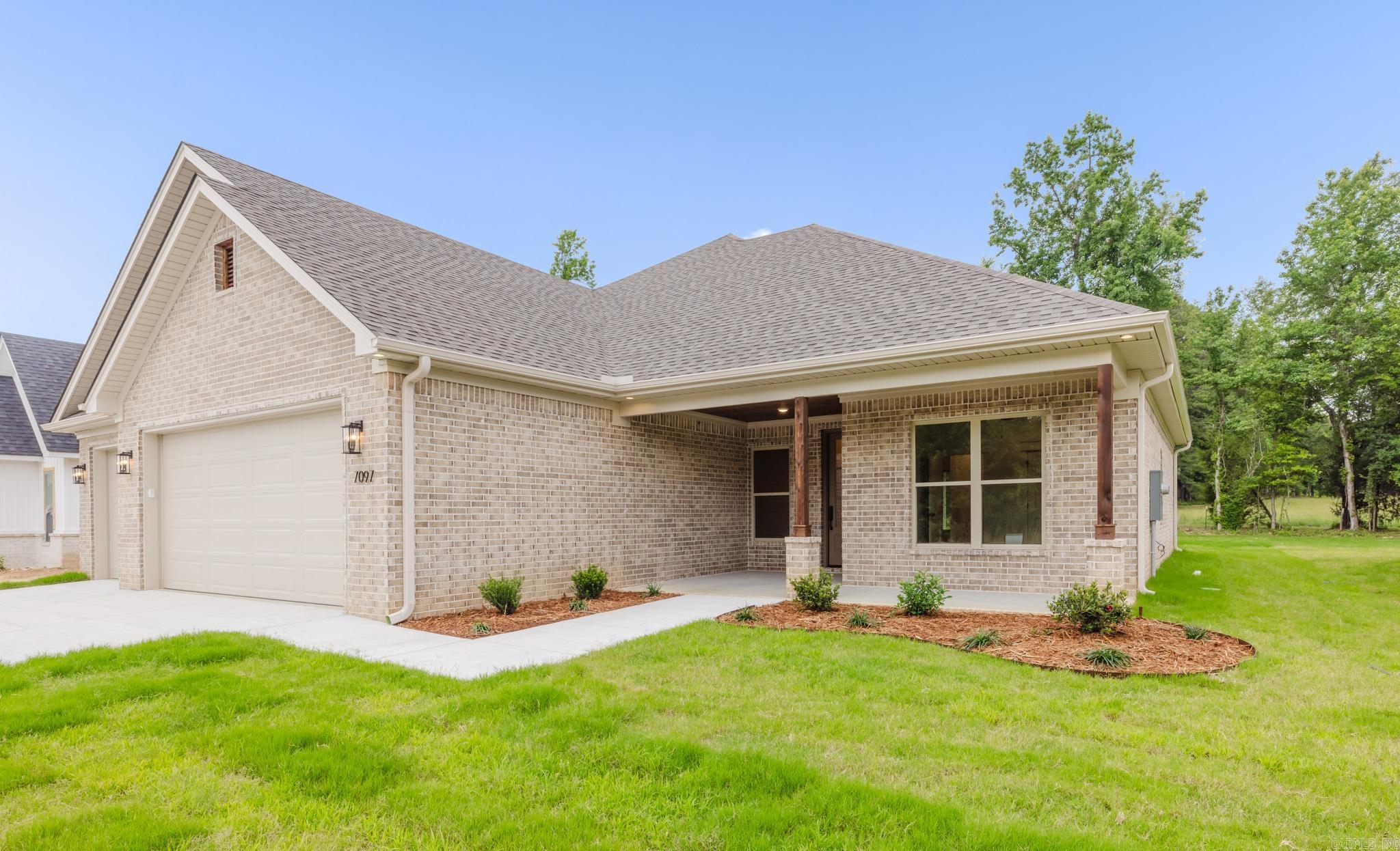 CREEKSIDE - Residential