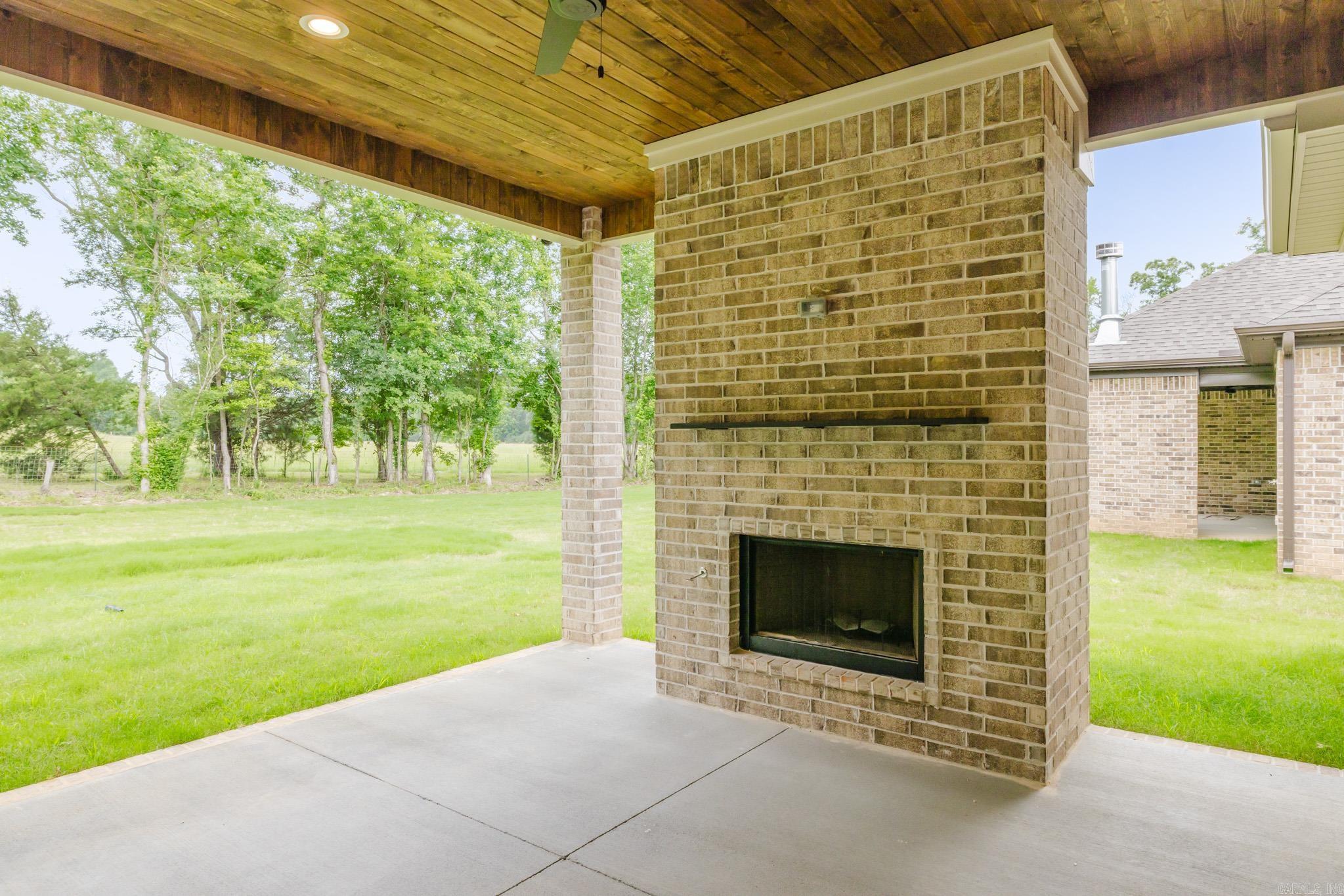 CREEKSIDE - Residential