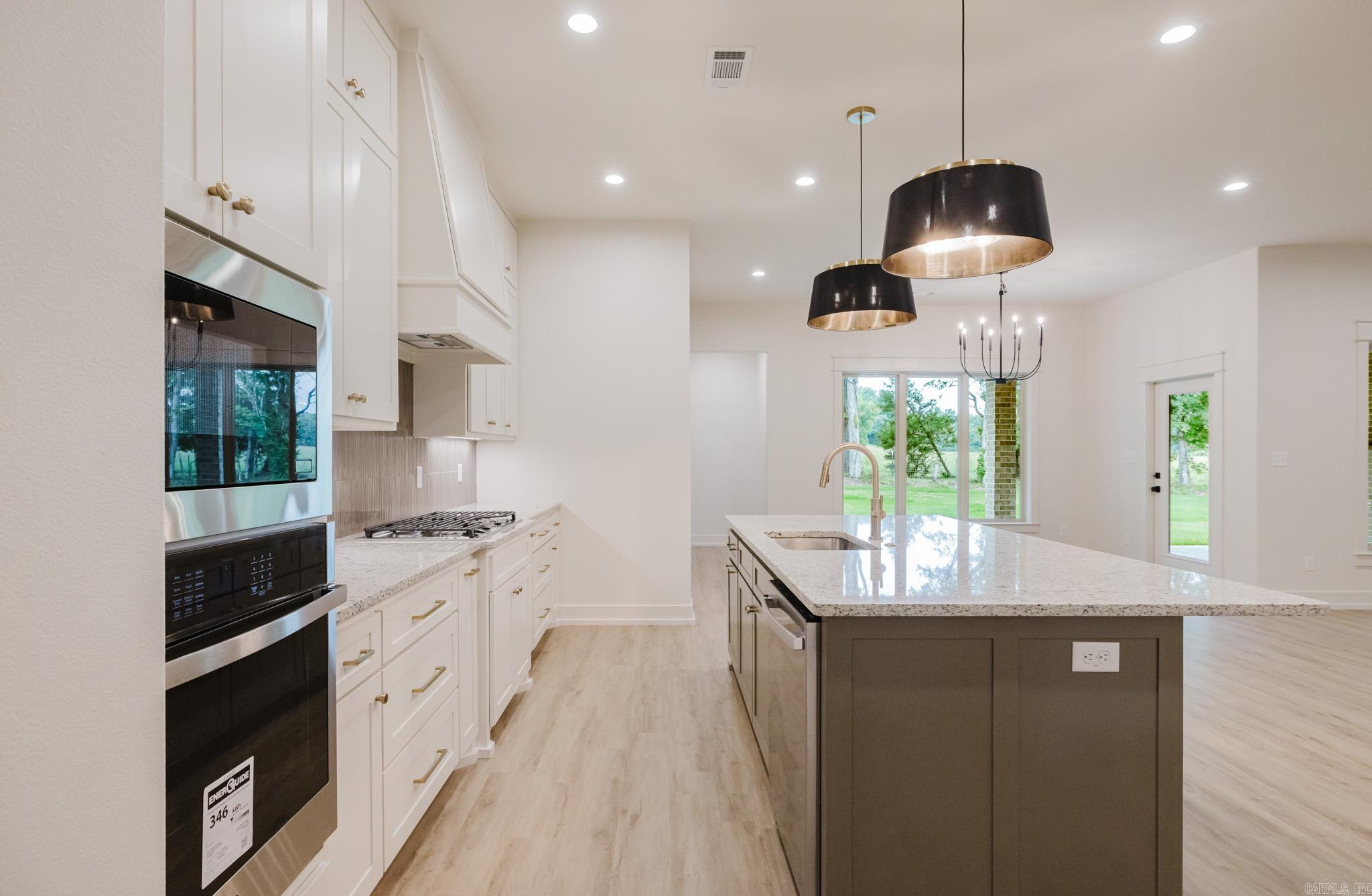 CREEKSIDE - Residential