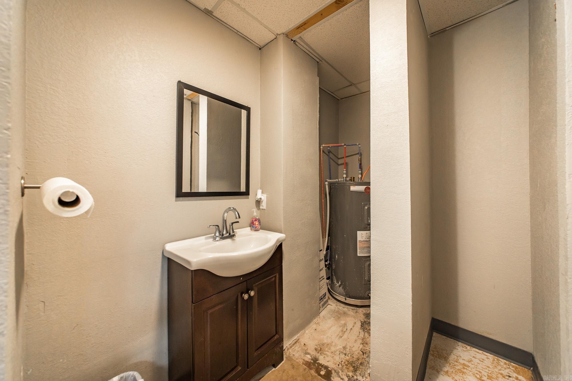 Cabot City Area - Commercial Sale