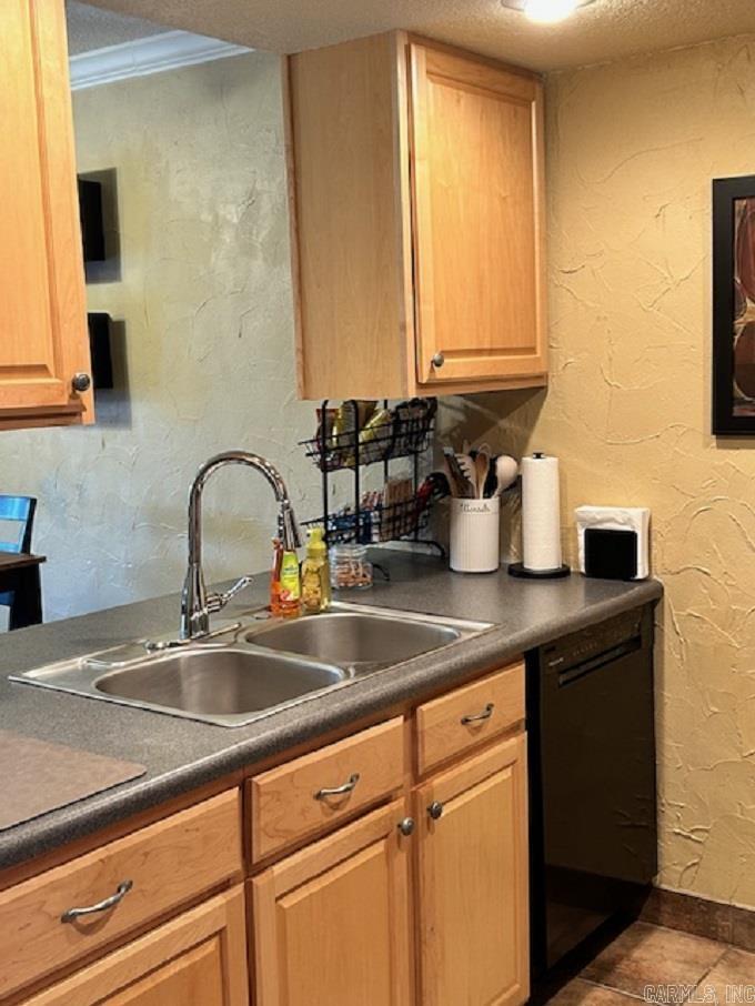 CHELSEA HEIGHTS CONDO - Residential