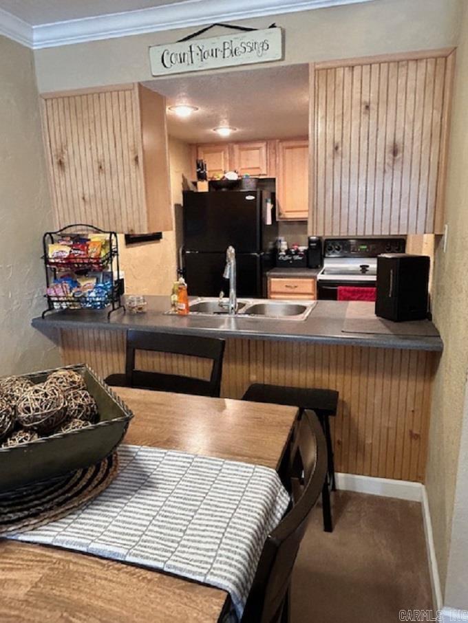 CHELSEA HEIGHTS CONDO - Residential
