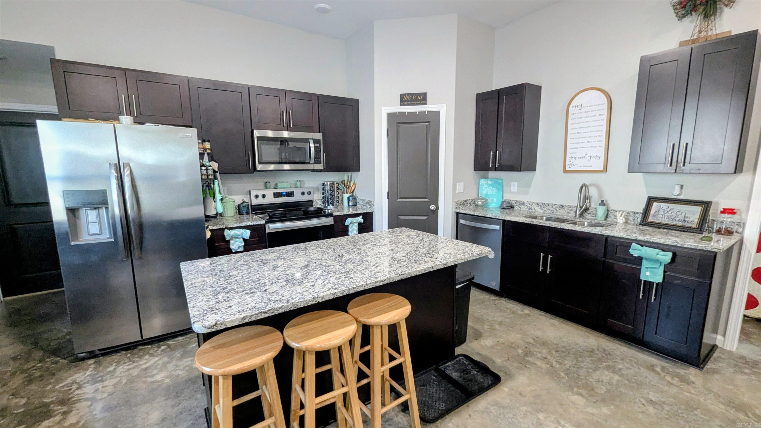 HX0205 - LILLIES CROSSING - Residential