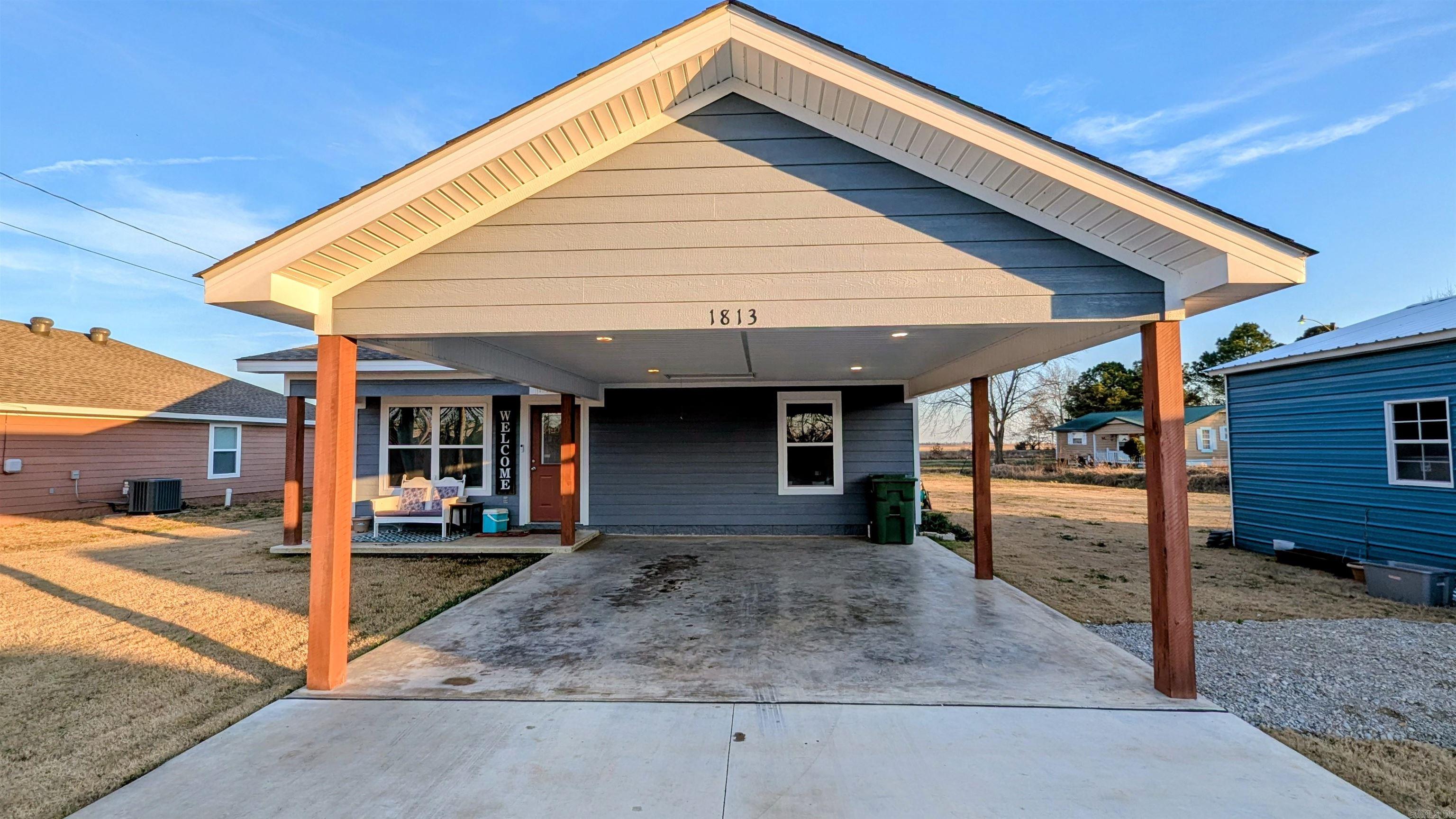 HX0205 - LILLIES CROSSING - Residential
