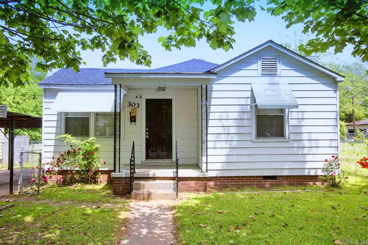 Cute 3bd/1.5ba home in North Little Rock. Hard flooring in living spaces and carpet in the bedrooms. Beautiful wood cabinets in the kitchen. Nice size fenced in yard with a detached manual garage that can be used for extra storage space. The lease for this property is for two years with a 3% increase after the first year. Income has to be three times the amount of rent unless you have a housing voucher.