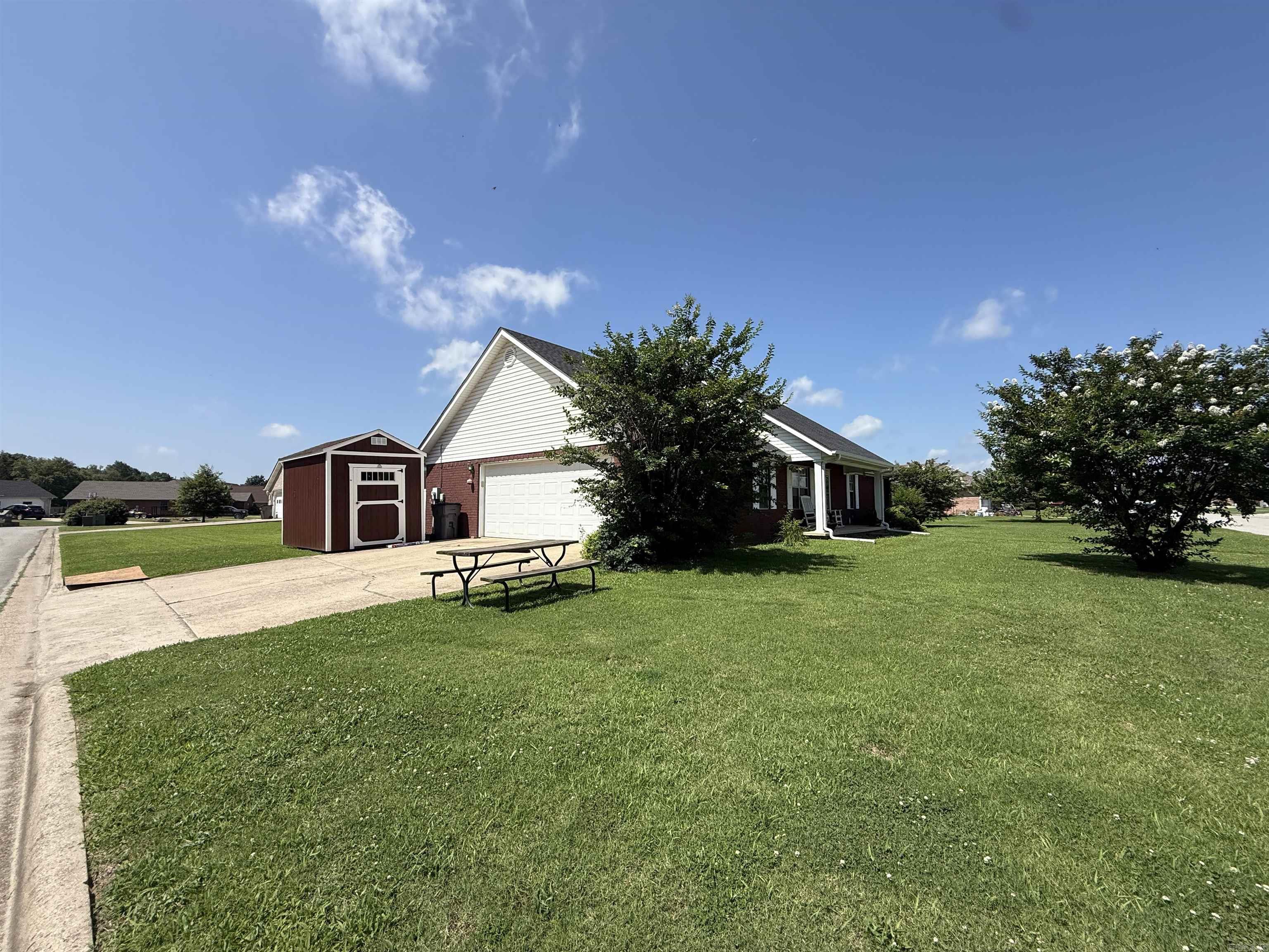 CARRIAGE HILL - Residential