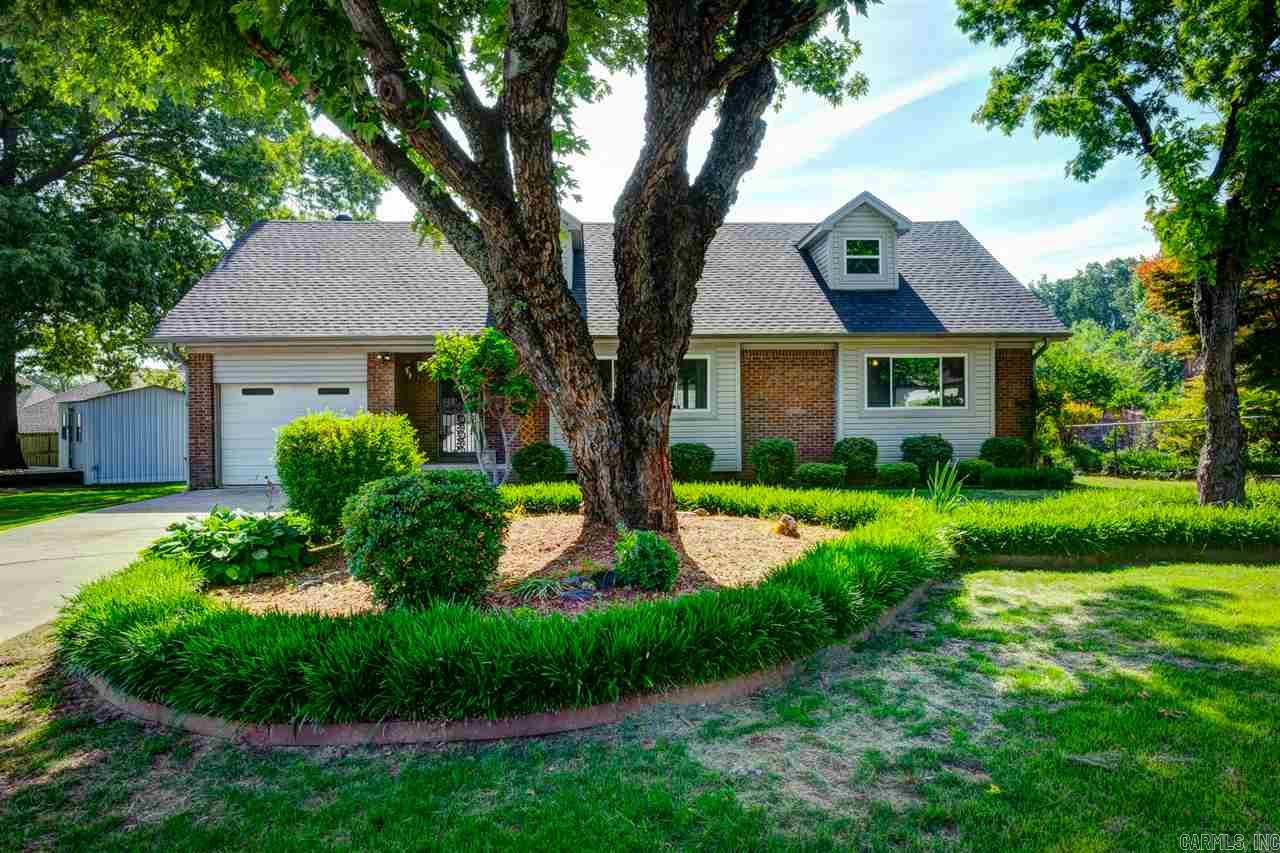 BONUS! Hardwoods under all carpet!!!!  FABULOUS kitchen remodel on this great house which sits in a quiet cul-de-sac in the heart of West Little Rock.  Extra landscaping in the front yard.   Other updates include new hardwoods and new carpeting, new HVAC (u/s unit) ductwork AND new roof - all in 2017!  Master bedroom  is on the main level, spacious great room, breakfast bar.  Extra deep one car garage for plenty of storage.  Meticulously maintained and ready for your family!!  COME SEE!!!