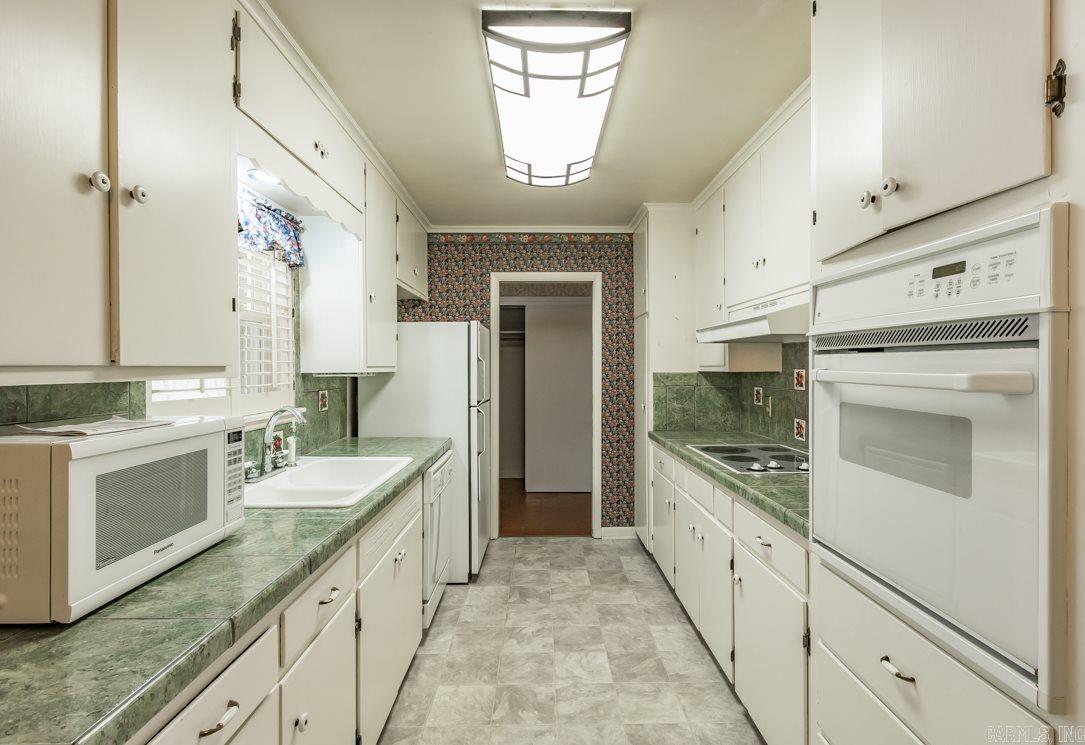 Hall Plaza - Residential