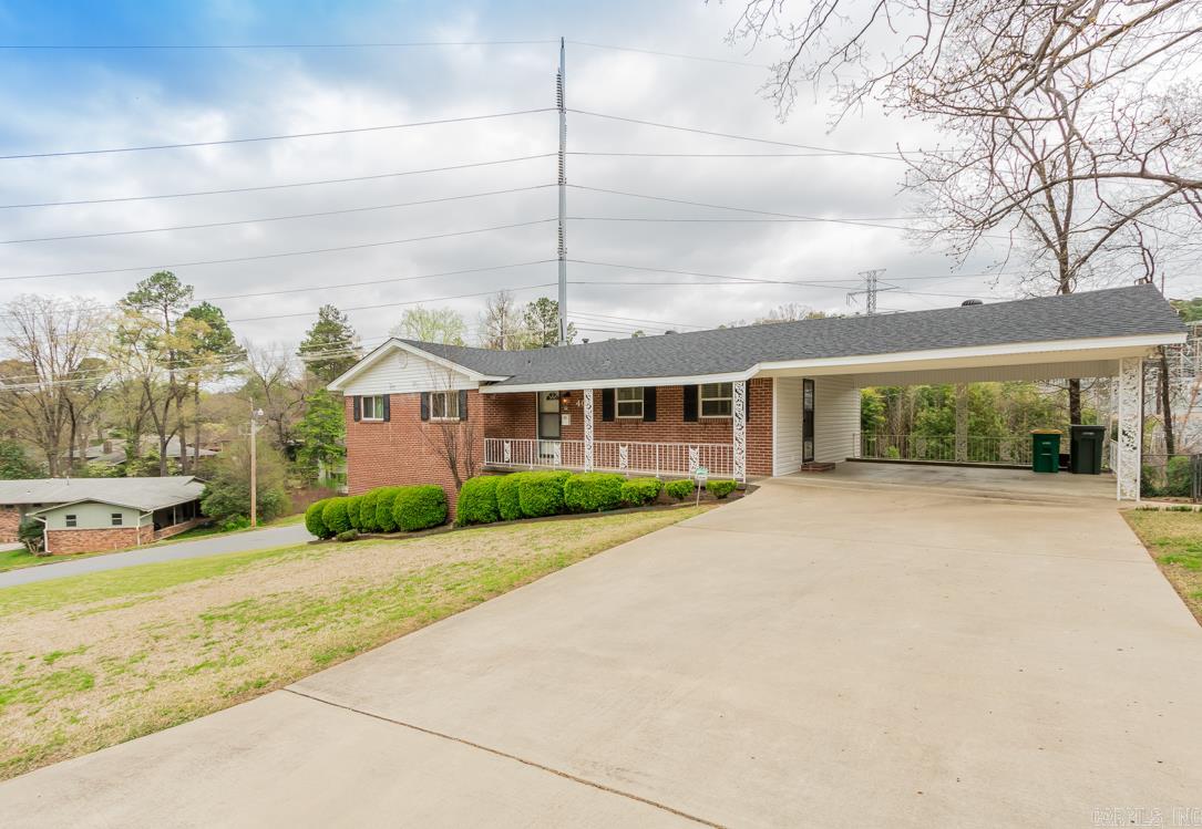 Hall Plaza - Residential