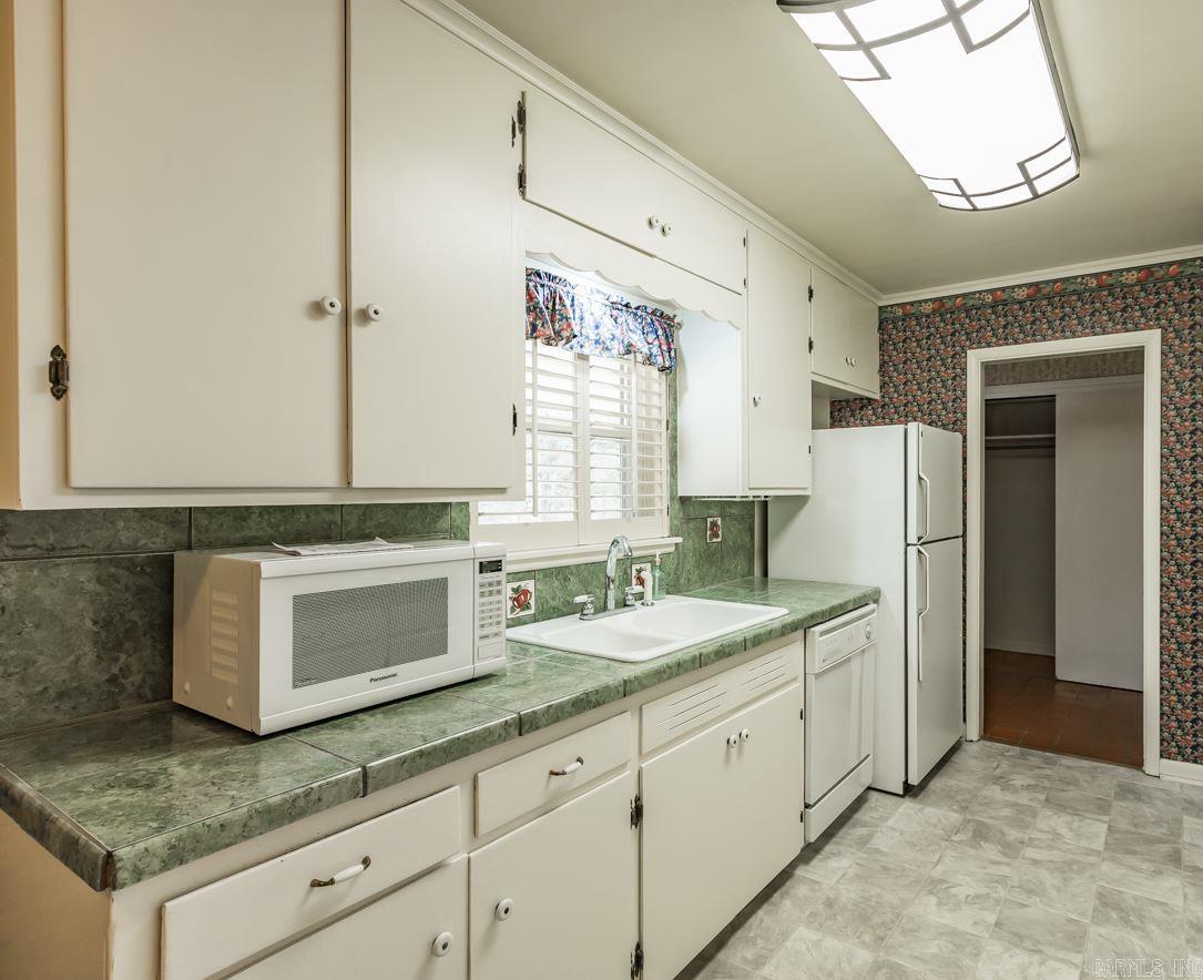 Hall Plaza - Residential