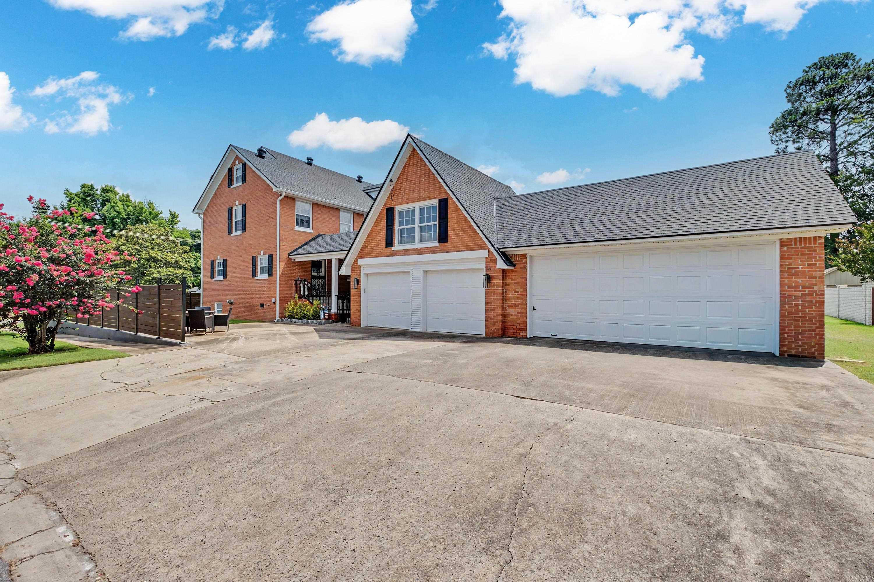 BRENTWOOD - Residential