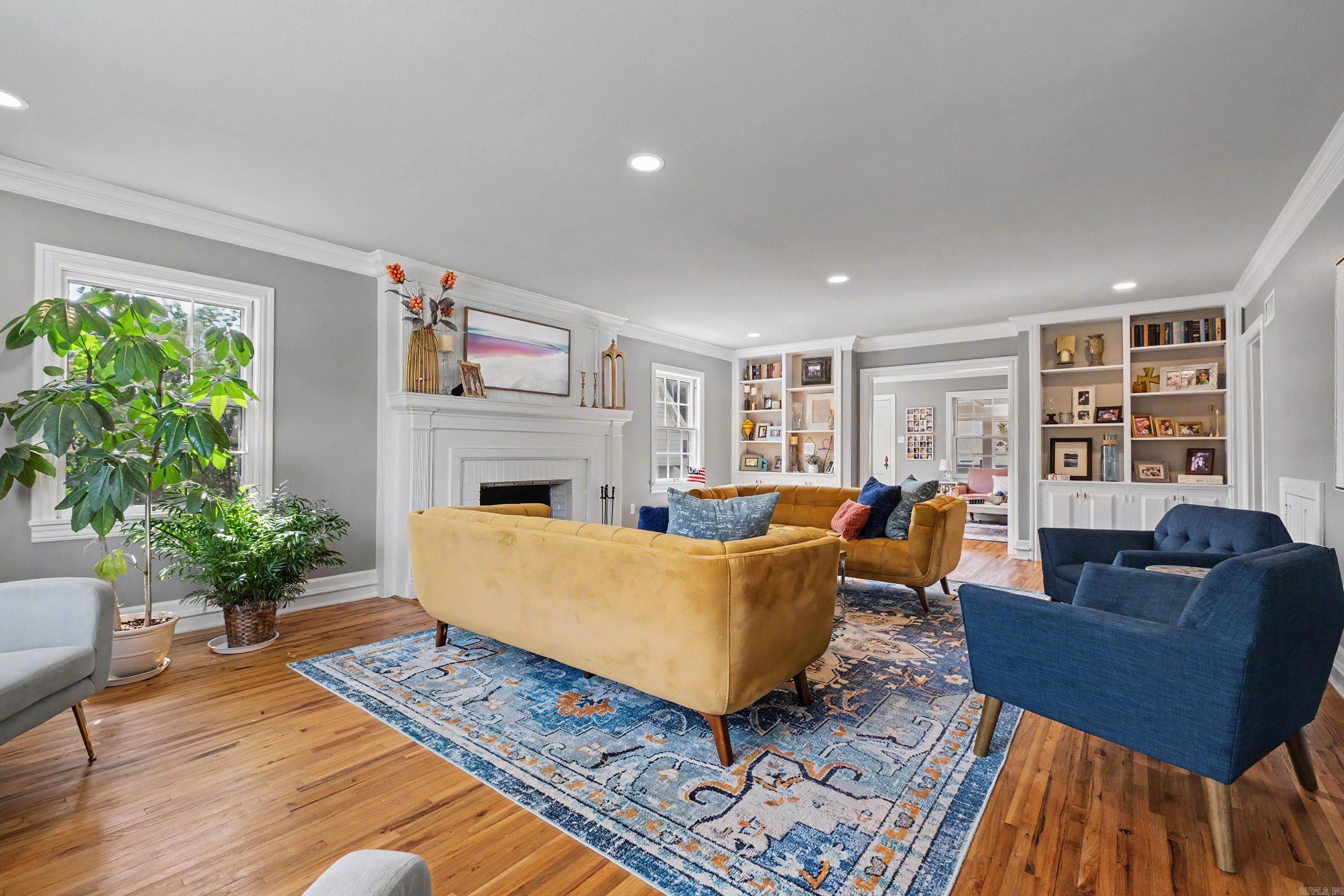 BRENTWOOD - Residential