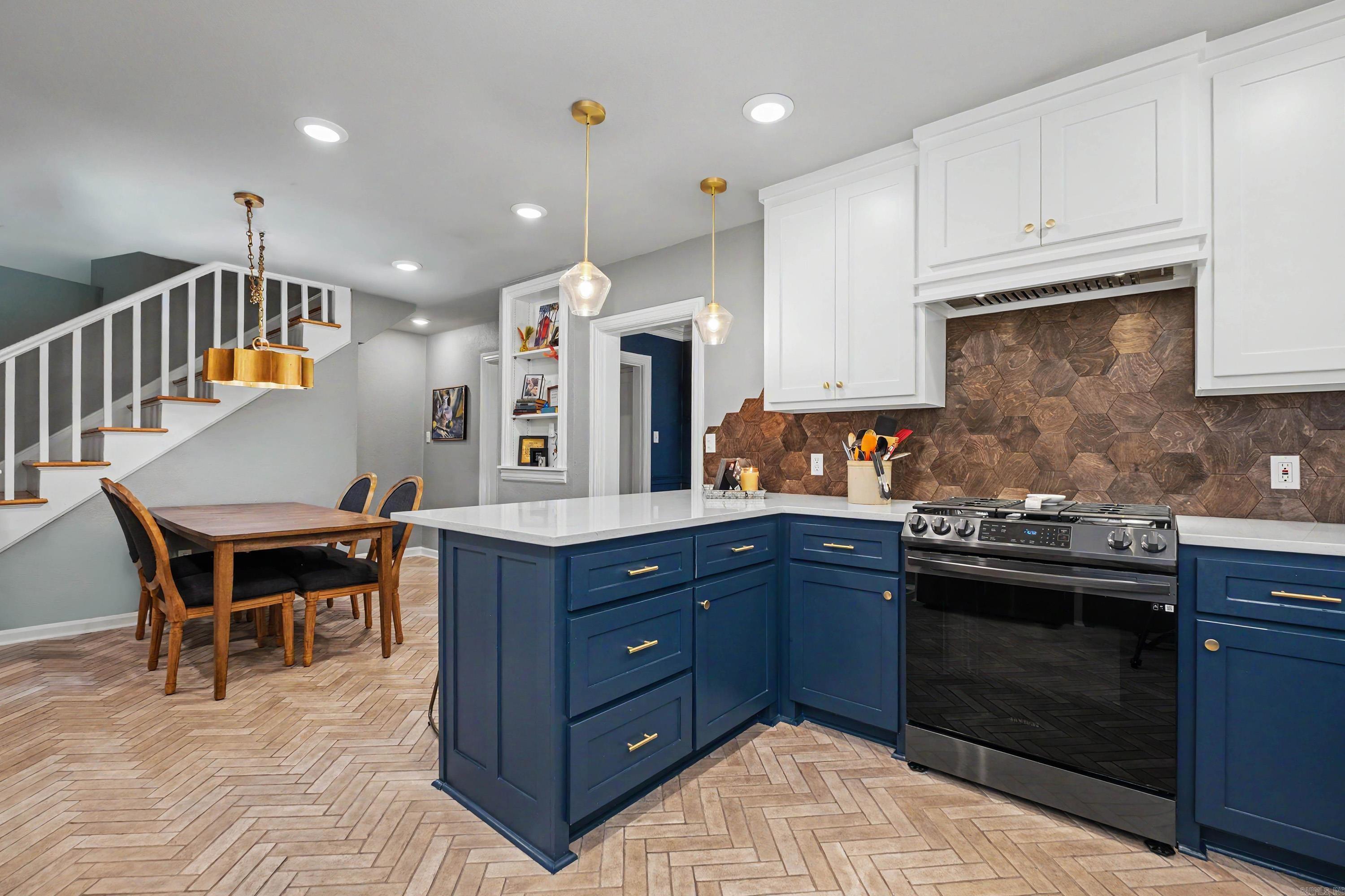 BRENTWOOD - Residential
