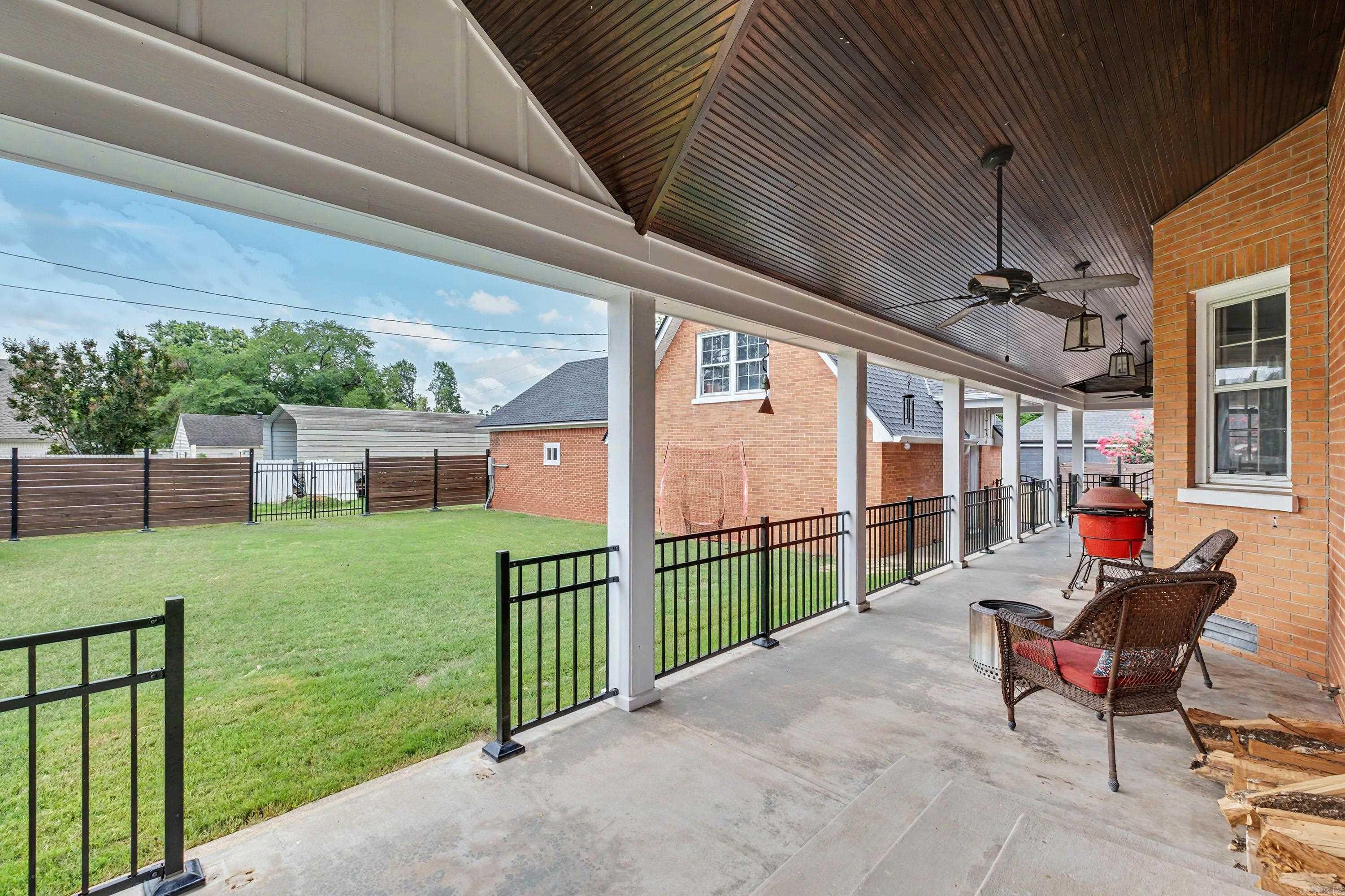 BRENTWOOD - Residential