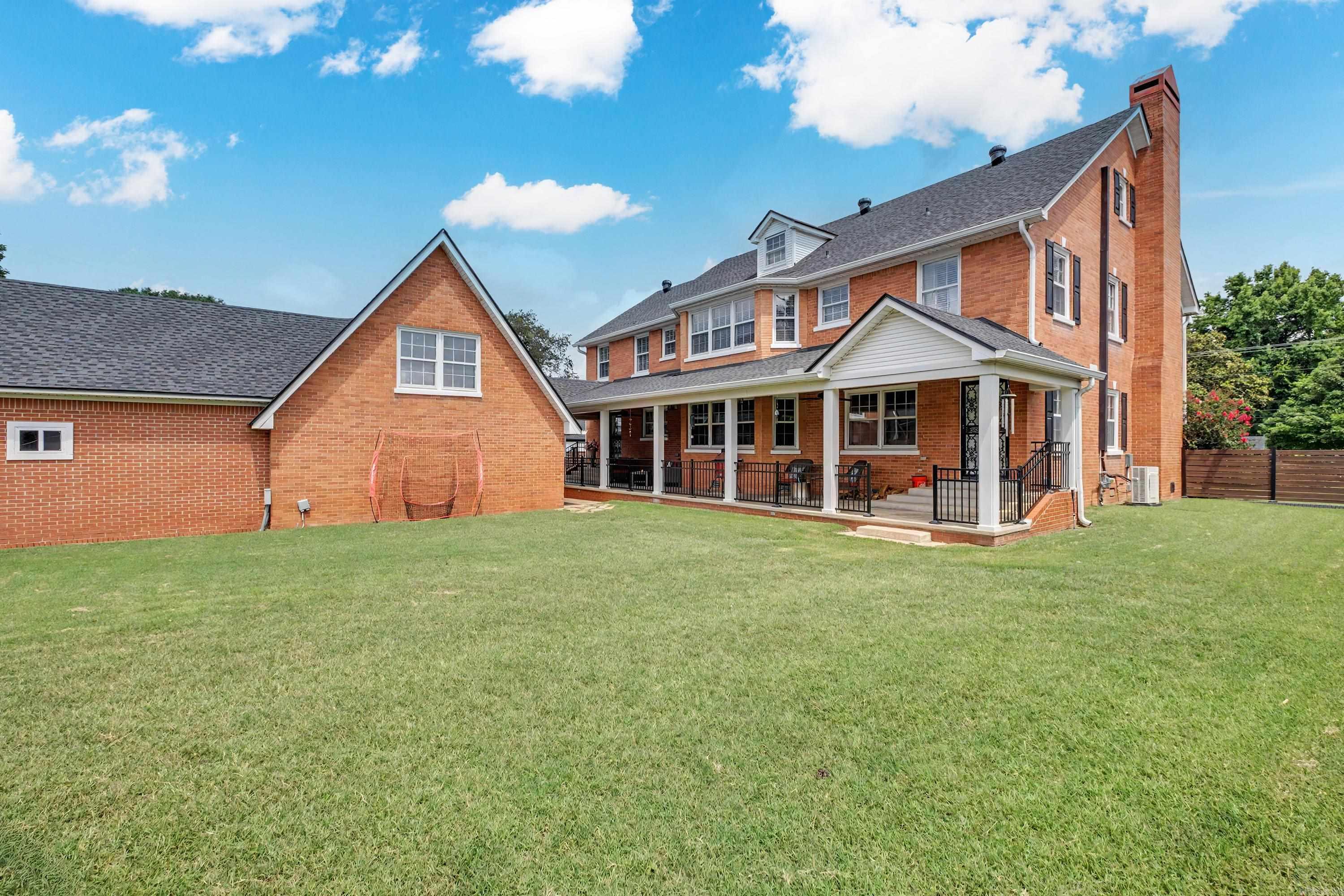BRENTWOOD - Residential