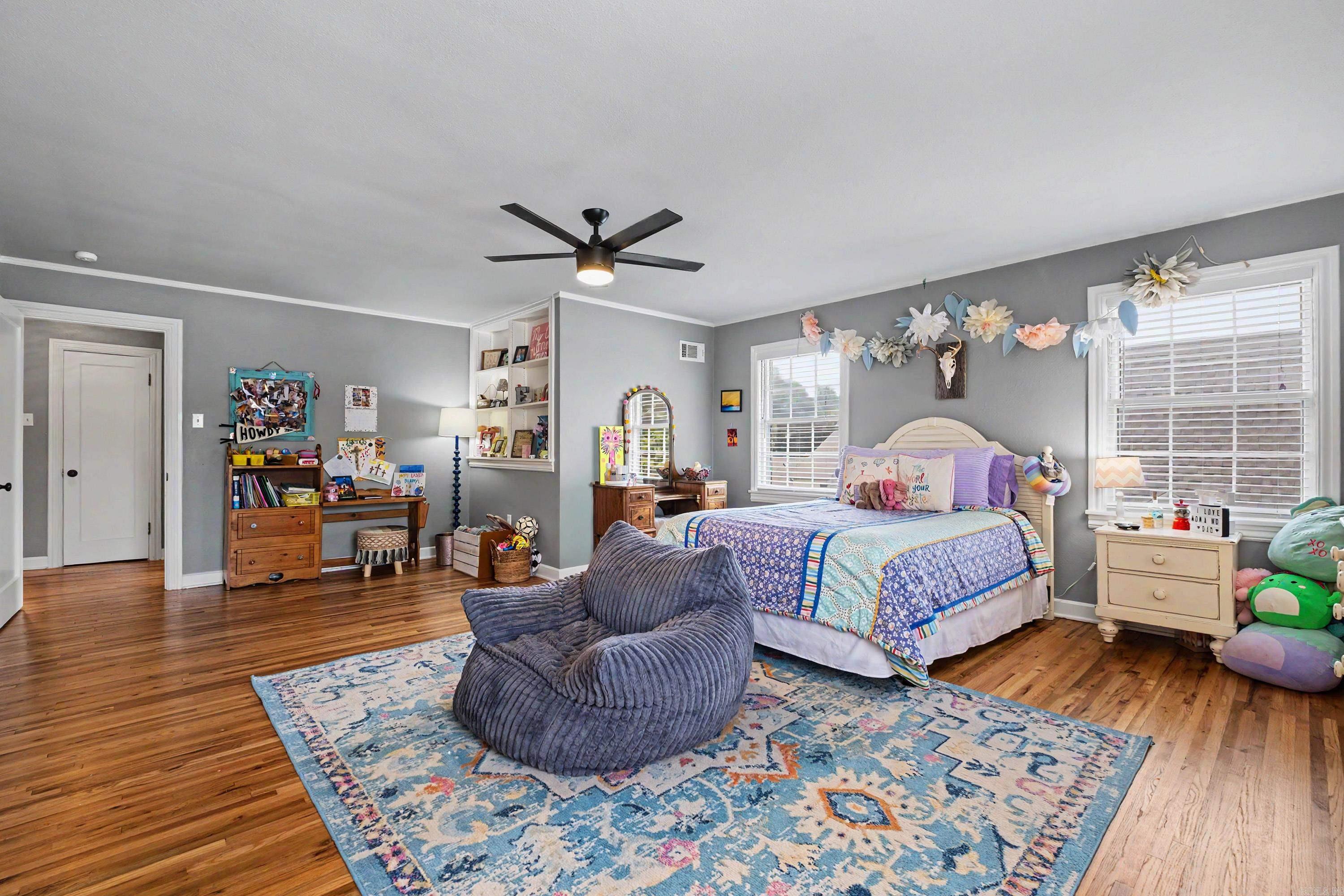 BRENTWOOD - Residential