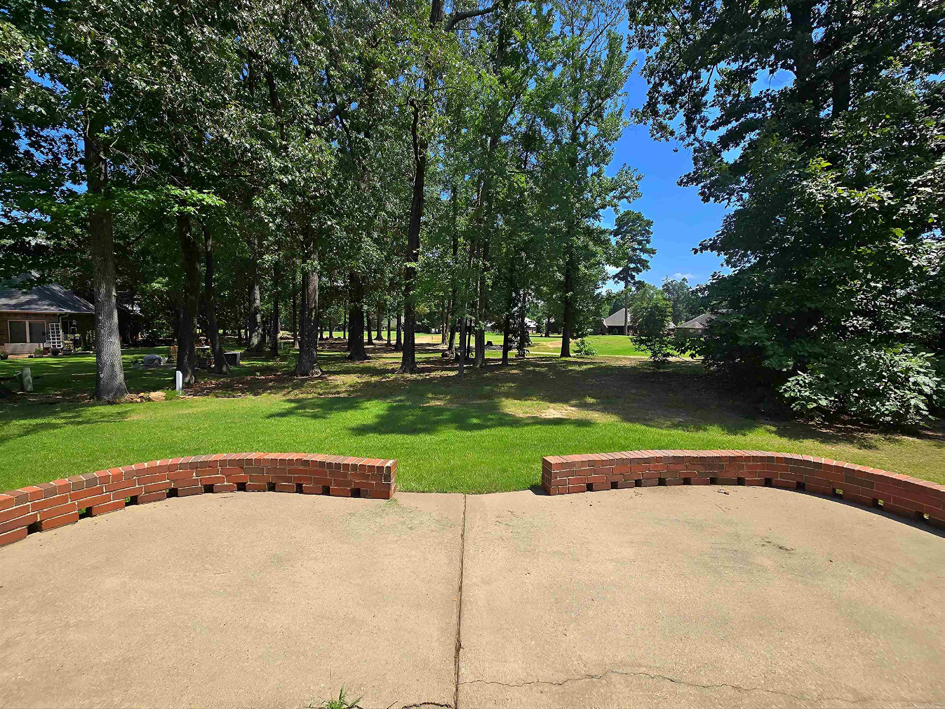 COUNTRY CLUB OF ARK THE - Residential