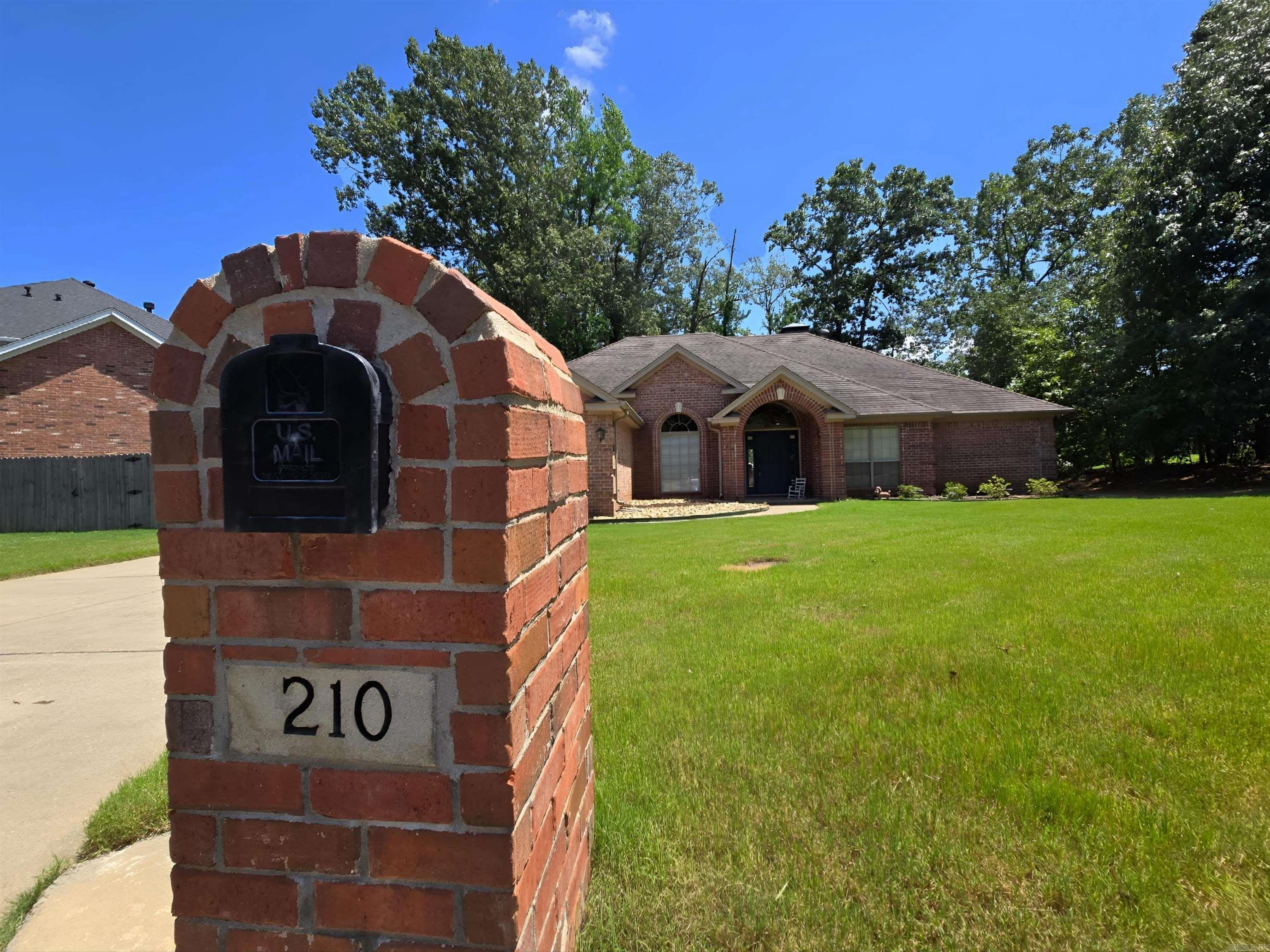 COUNTRY CLUB OF ARK THE - Residential