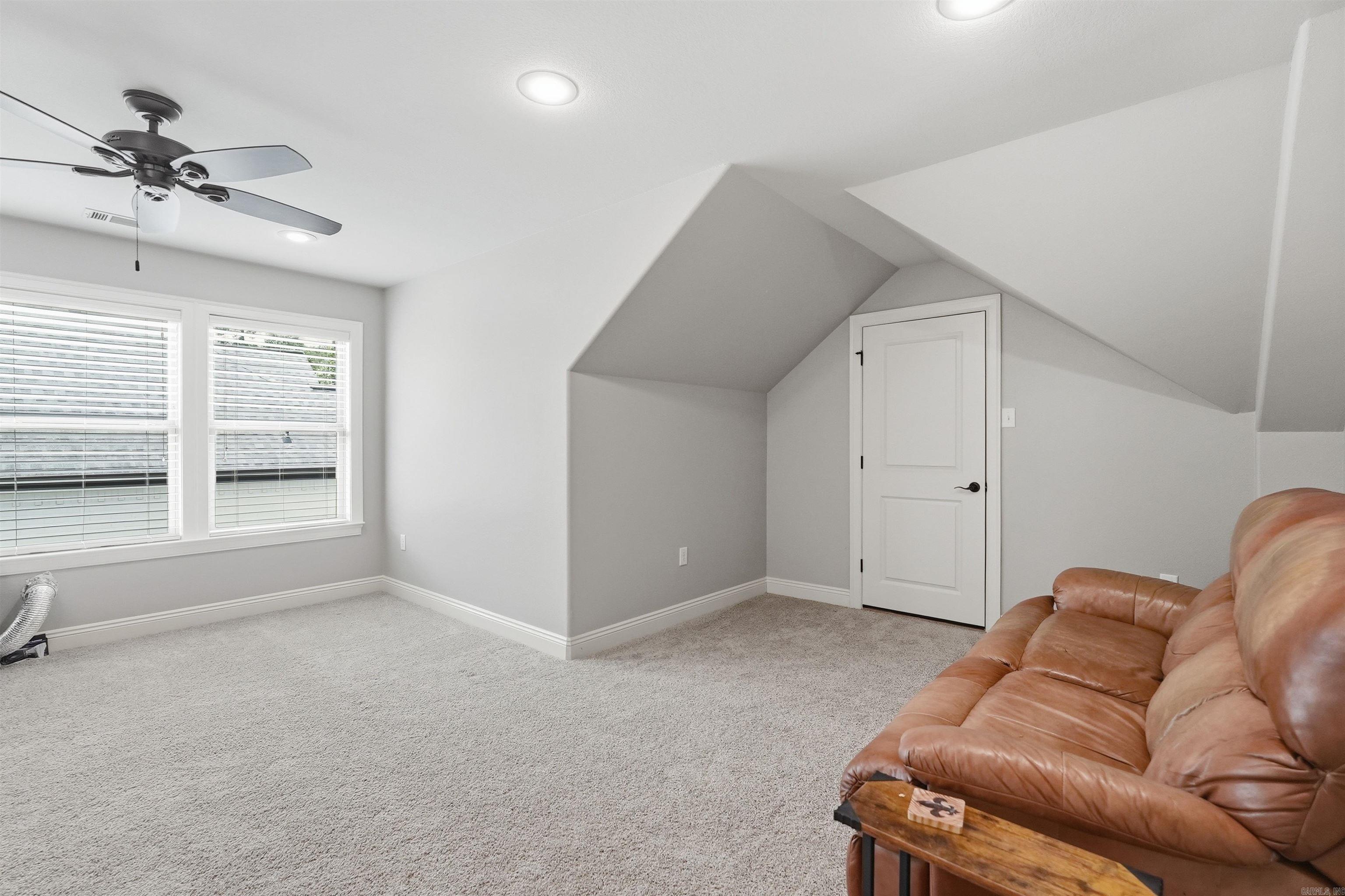 CHENAL VALLEY "MIRAMAR PLACE" - Residential