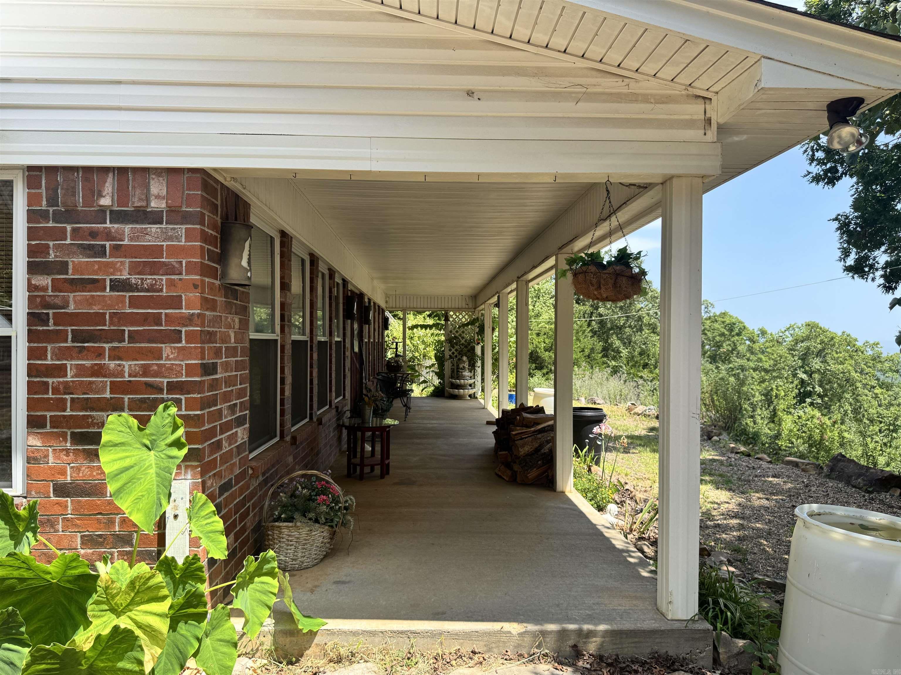 Mena - Residential