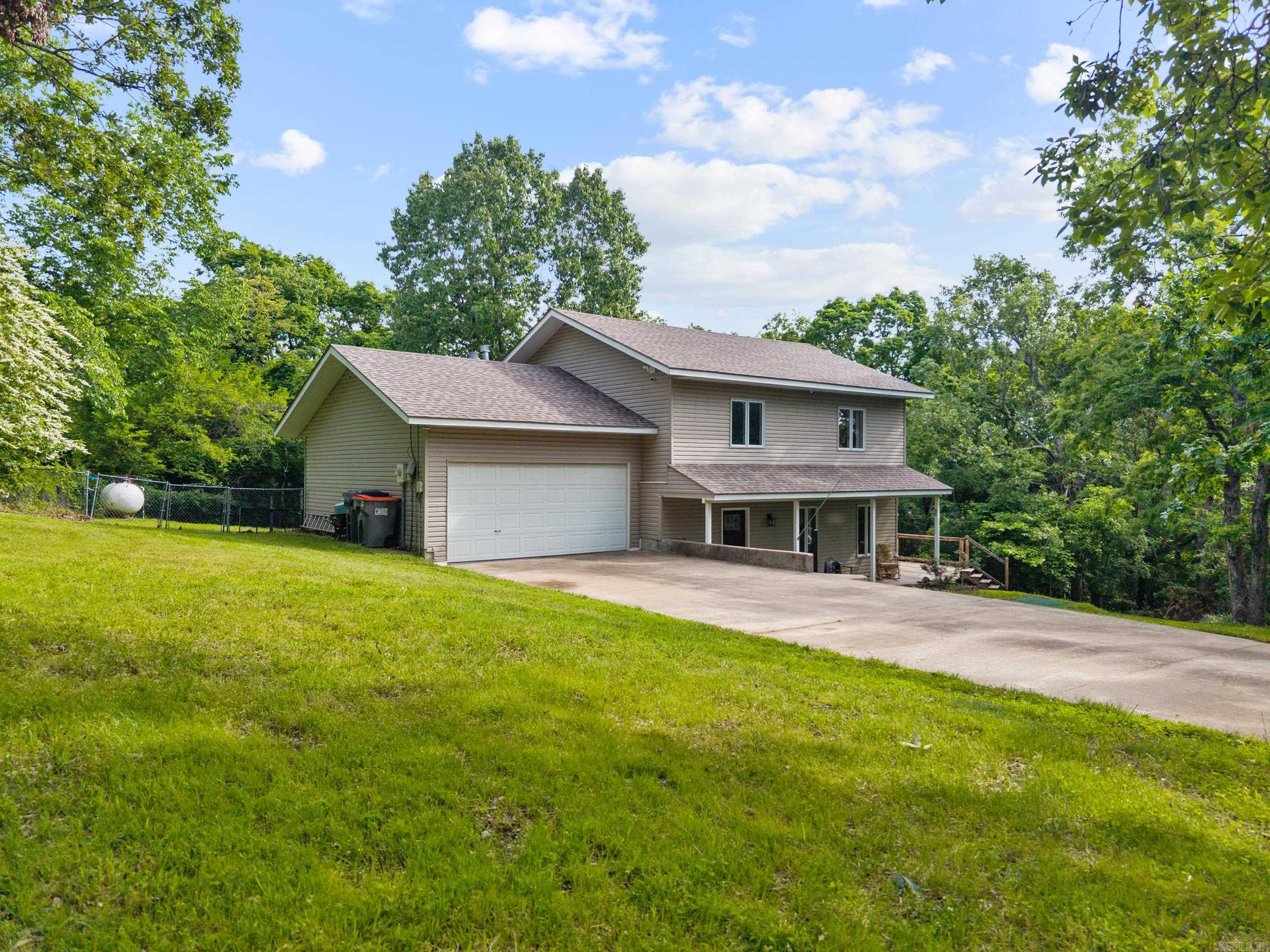 CENTER RIDGE - Residential