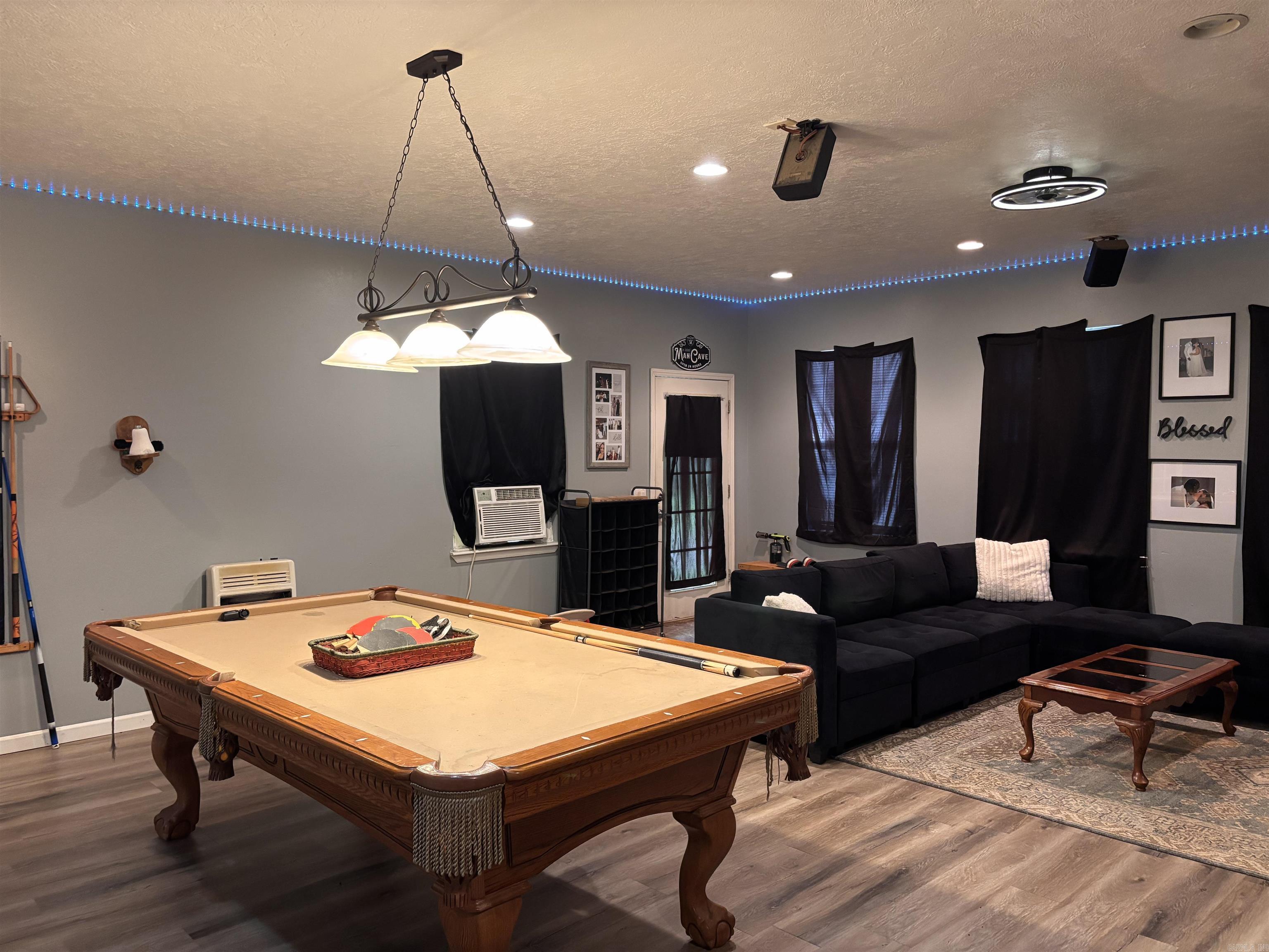 ROLLING HILLS ADD - Residential