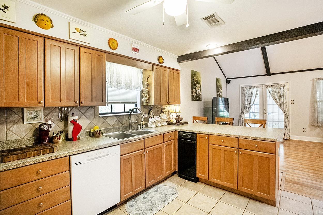 KIMBERLY MANOR ADDN - Residential