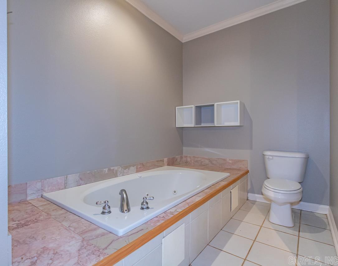 CAPITOL LAKES ESTATES - Residential